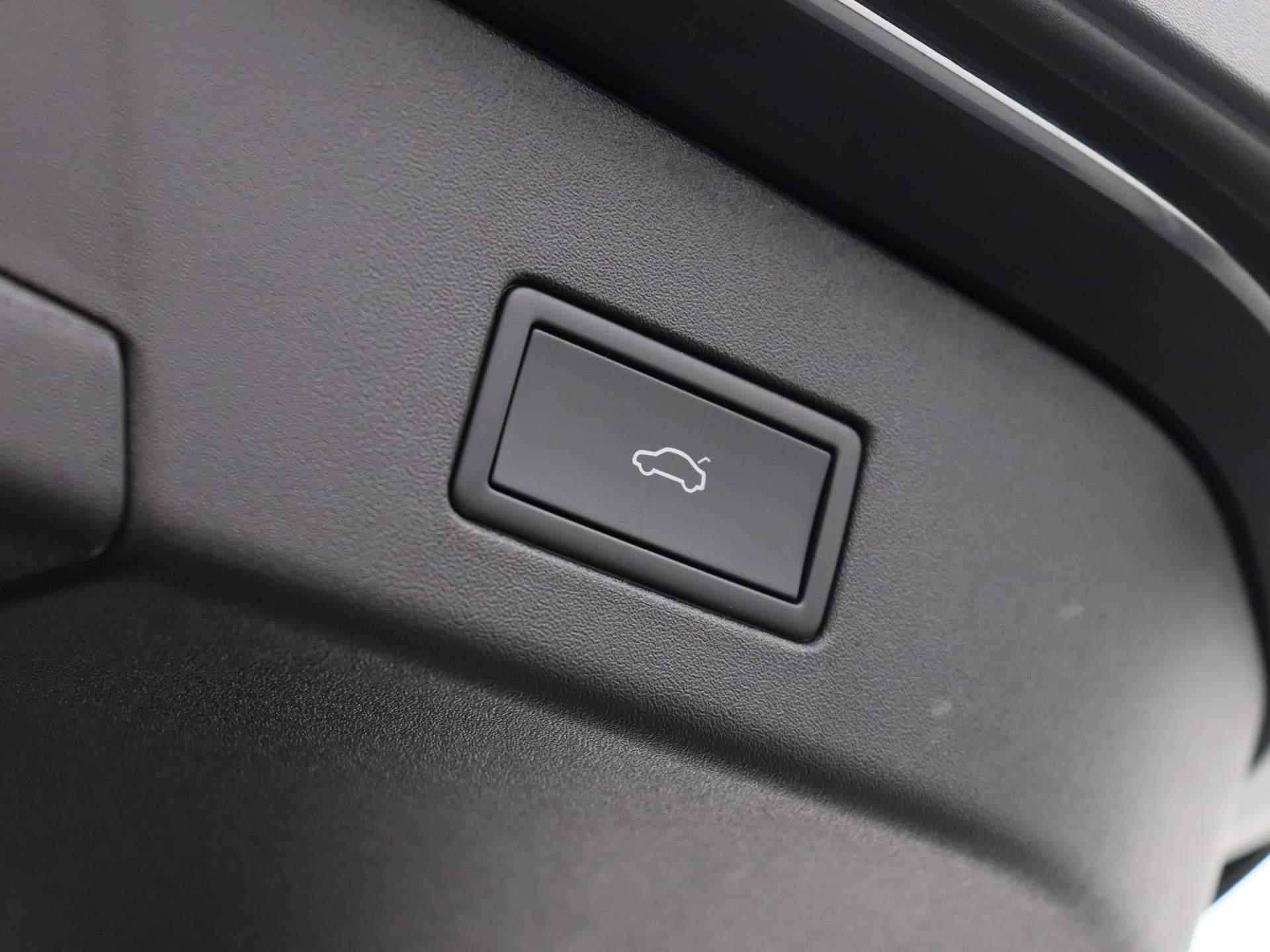 Volkswagen ID.4 Pure 170 PK 58 kWh | Automaat | 360 graden camera | Navigatie | Elektrische achterklep | automatisch parkeerhulp | Apple carplay | Android auto | Adaptive Cruise control | Climate Control | File assistent | LED koplampen  | - 16/40