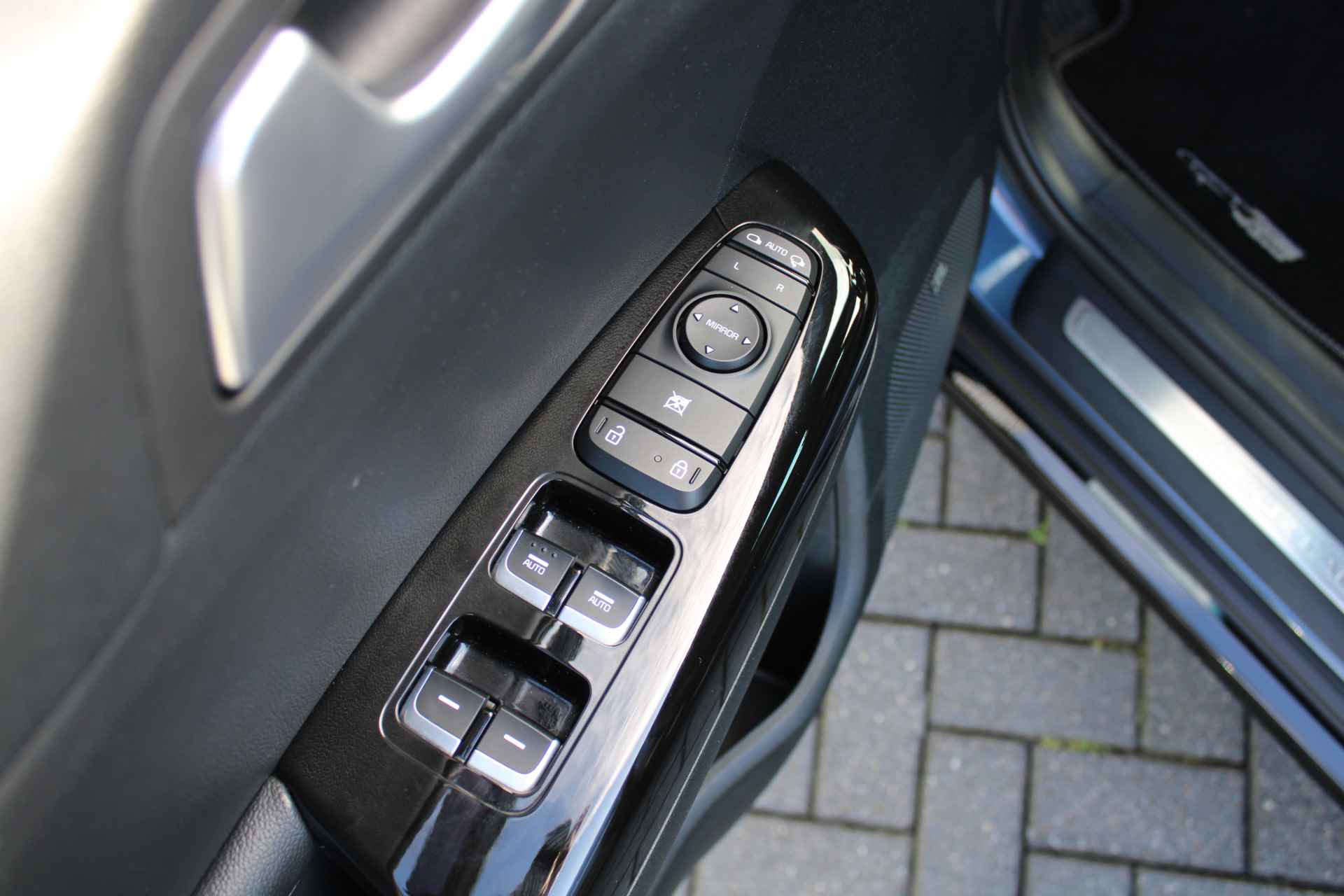Kia Sportage 1.6 T-GDI GT-PlusLine | Vol opties! | Camera | Cruise | Electrische klep | Navi | 19" LM | Automaat | Panoramadak | - 28/42