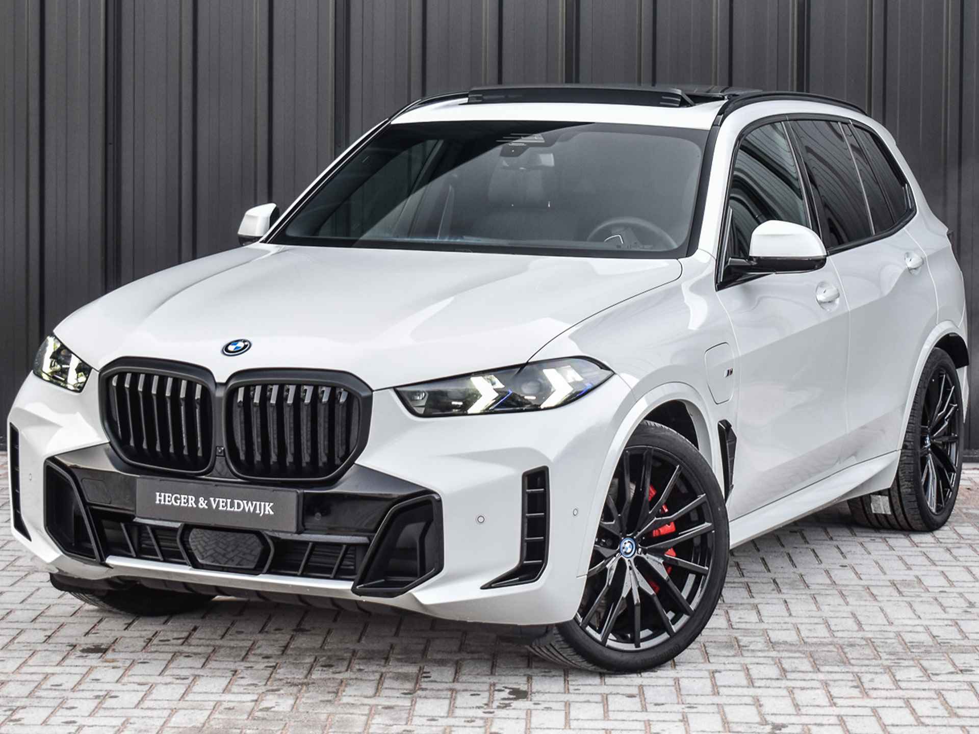 BMW X5 xDrive50e | LUCHTVERING | SHADOW-LINE | COMFORT ACCESS | TREKHAAK | M-SPORT BRAKE | PANORAMADAK | CARBON FIBRE INLEG | AMBIANCE - 3/63