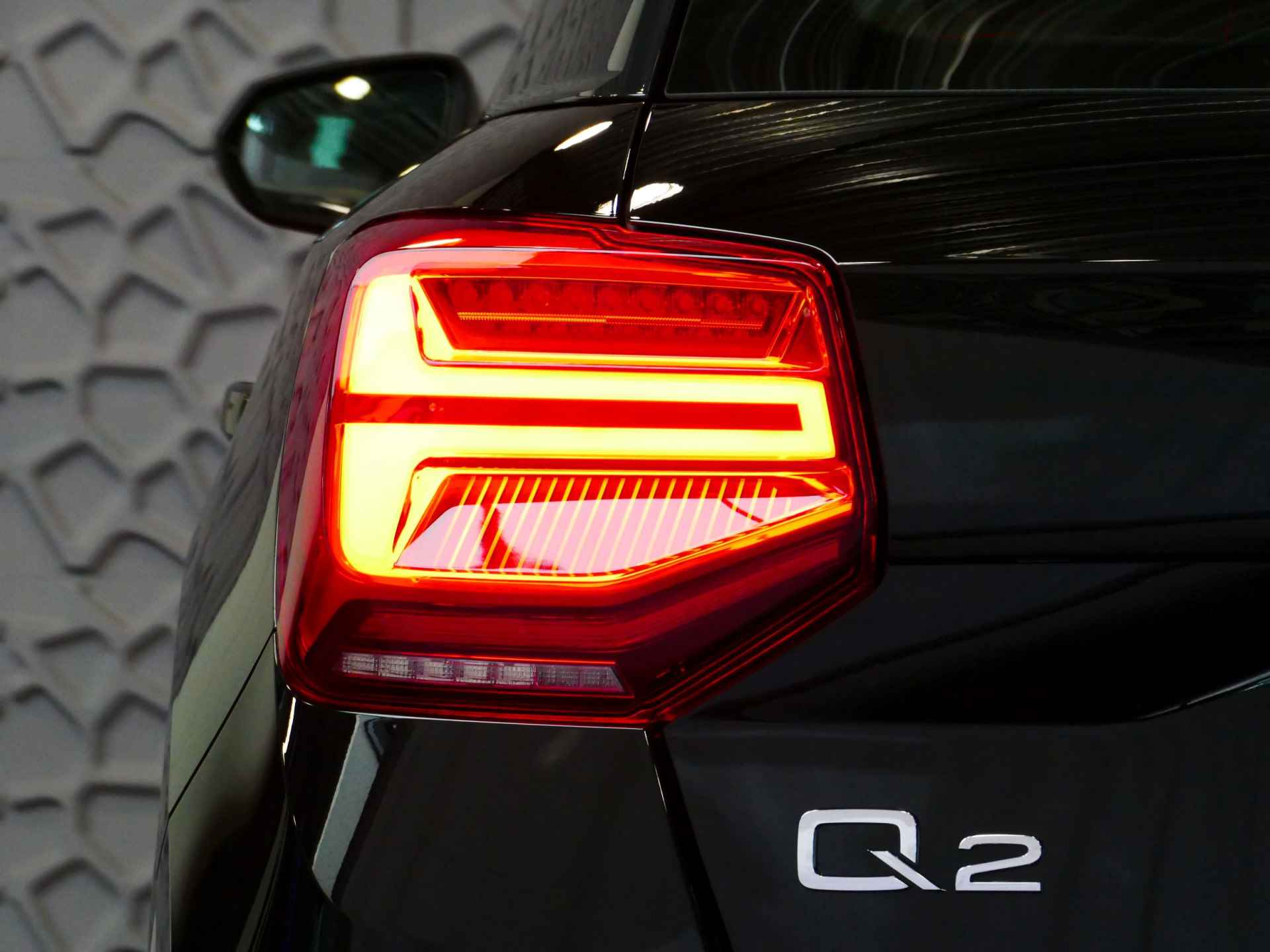 Audi Q2 35 TFSI 1.5 S EDITION 150PK VIR.COCKPIT CARPLAY NAVI CAMERA MATRIX LED STOELVERW. PDC 02/2024 - 60/77