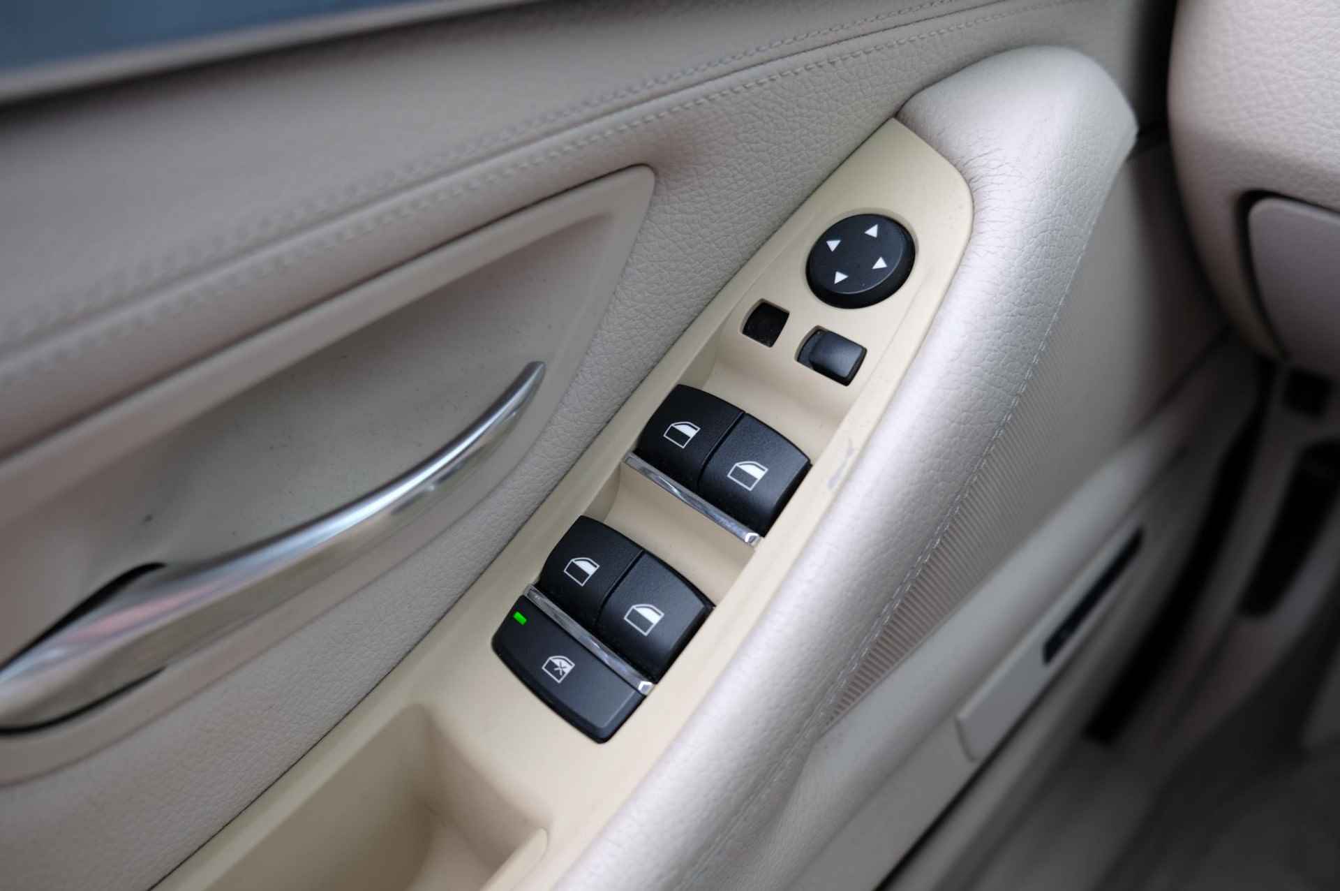 BMW 5-serie 530d High Executive | Sportstuur |  stoelverwarming | navigatie | cruise control | parkeersensor voor en achter - 18/36
