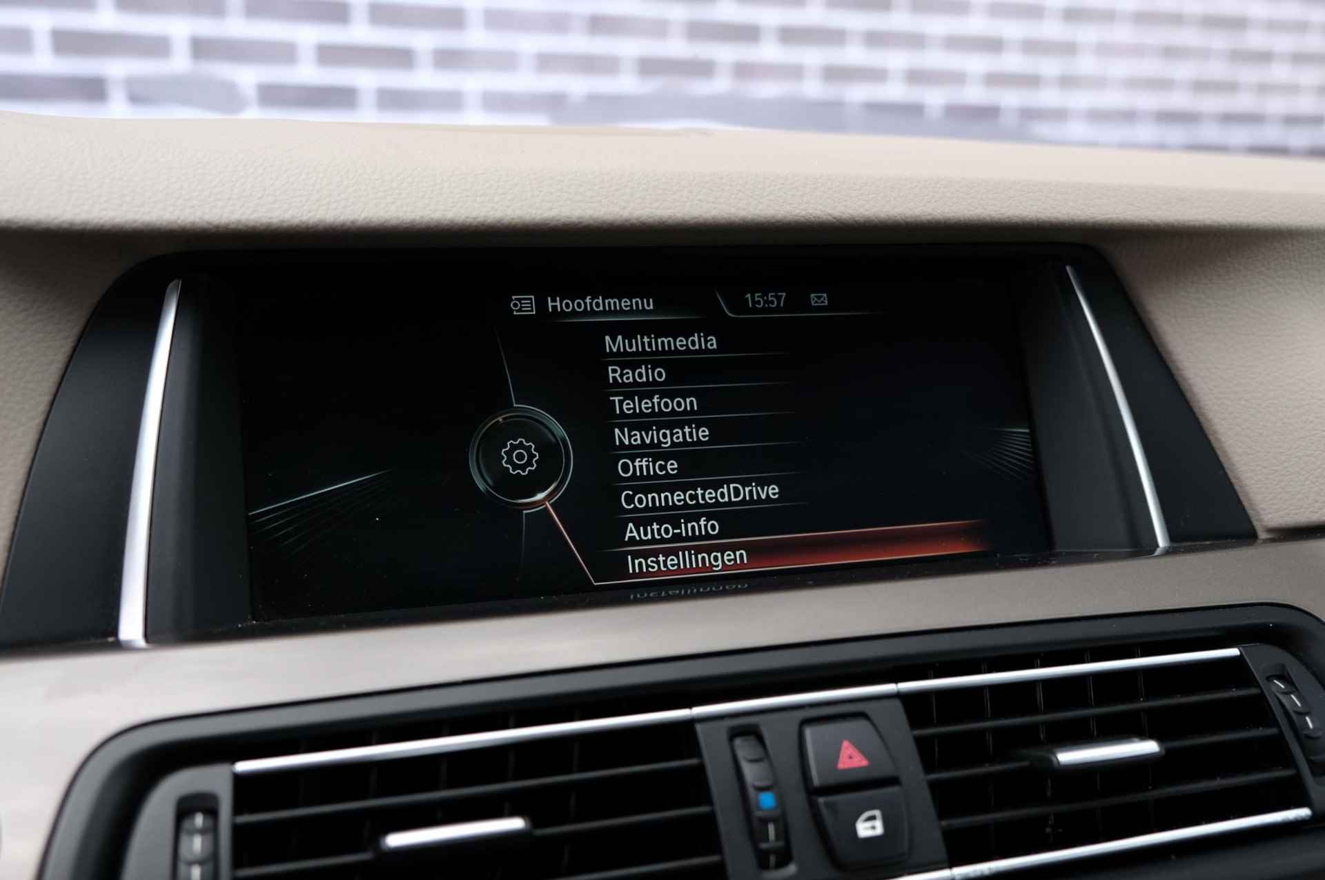 BMW 5-serie 530d High Executive | Sportstuur |  stoelverwarming | navigatie | cruise control | parkeersensor voor en achter - 28/36