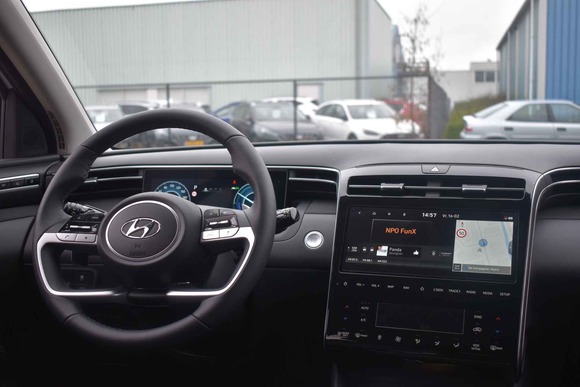 Hyundai Tucson 1.6 T-GDI PHEV Premium 4WD VAN €52.730 VOOR €45.730 Amazon Gray - 9/25