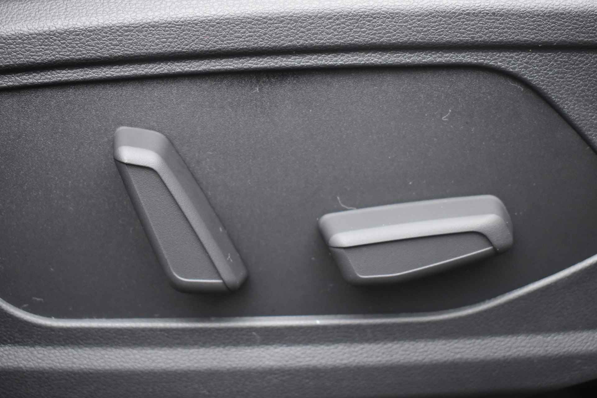 Hyundai Tucson 1.6 T-GDI PHEV Premium 4WD VAN €52.730 VOOR €44.545 Amazon Gray - 12/25