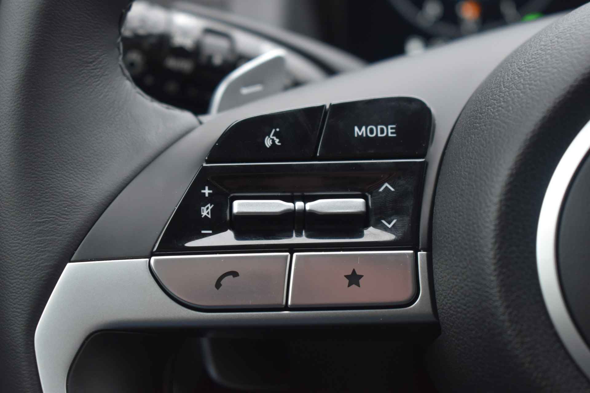 Hyundai Tucson 1.6 T-GDI PHEV Premium 4WD VAN €52.730 VOOR €45.730 Amazon Gray - 13/25