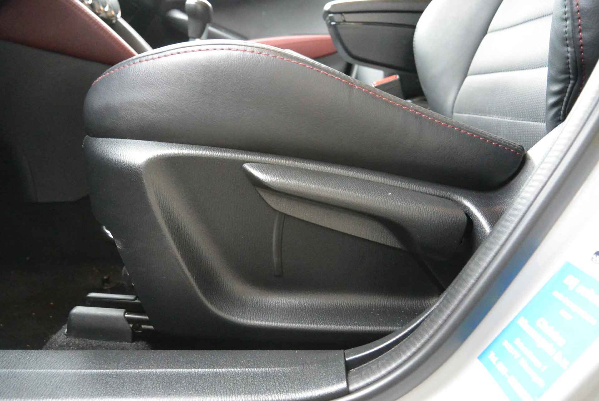 Mazda CX-3 SkyActiv-G 120 GT-M │ Navigatie │ Lederen bekleding │ Trekhaak - 25/58