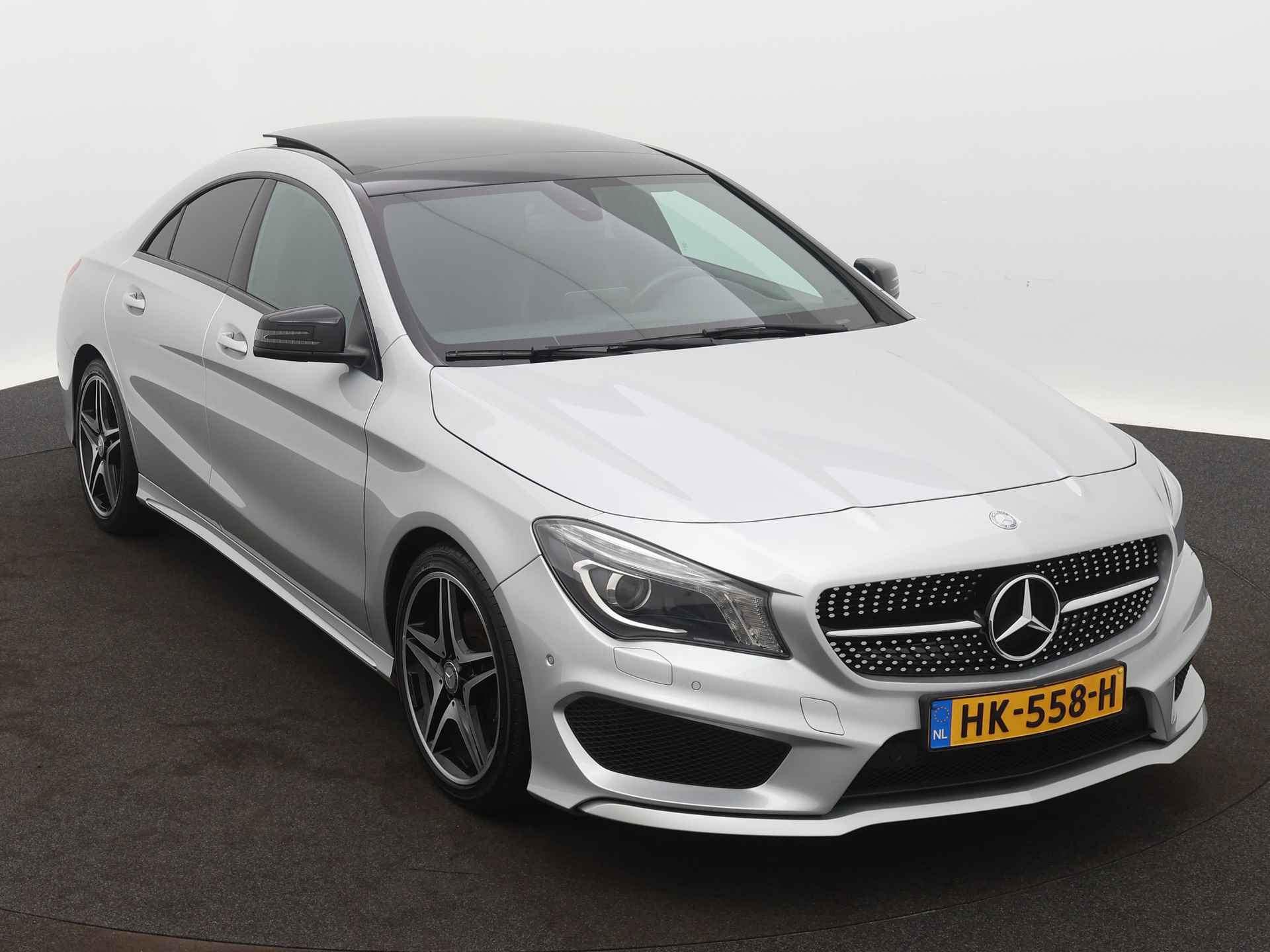 Mercedes-Benz CLA-Klasse 180 Ambition Panoramadak | AMG-Line | Navigatie | 18" LM velgen | Parkeersensoren | - 20/36