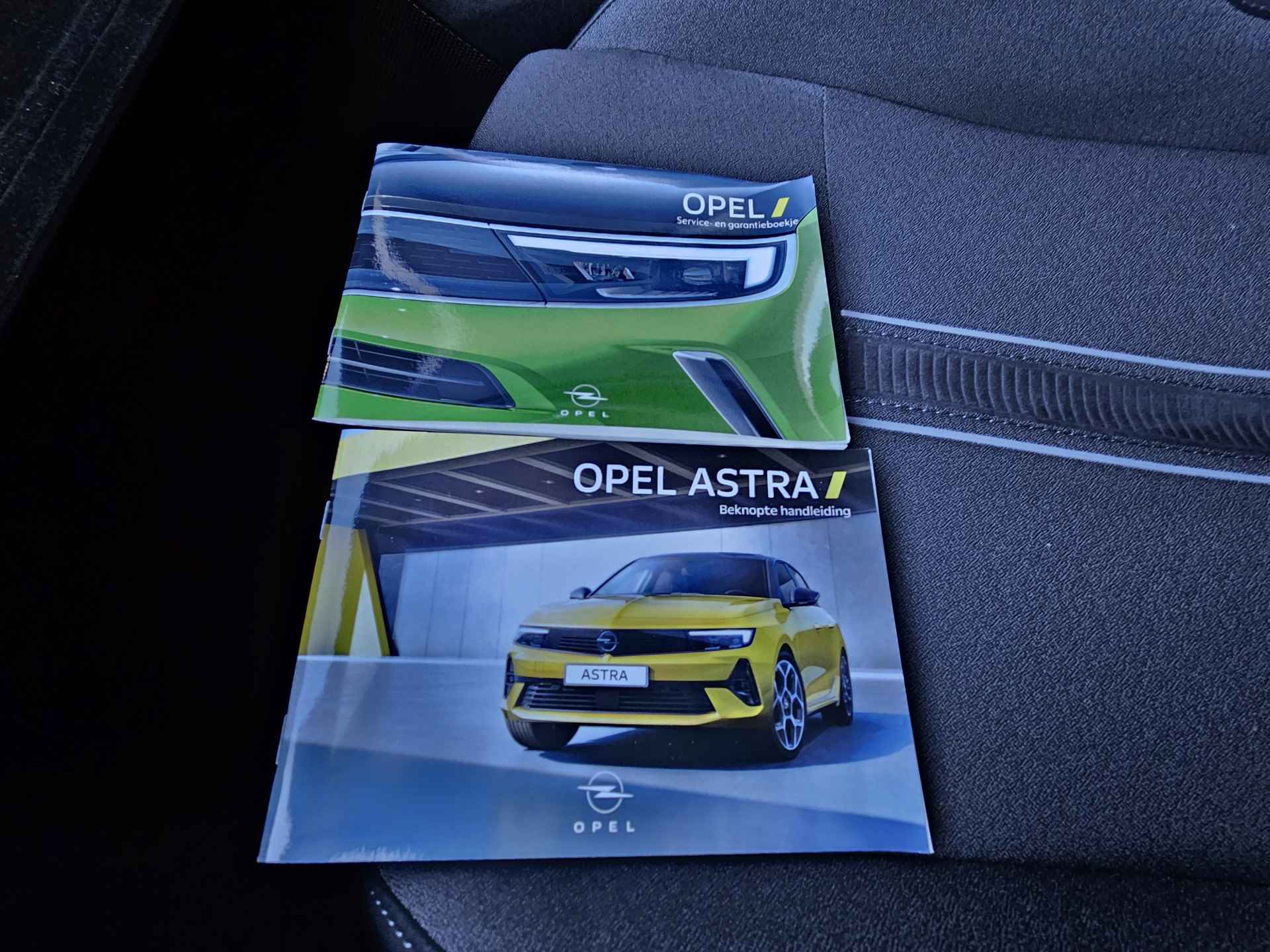 Opel Astra 1.2 Turbo Hybrid 136pk GS Automaat | AGR Stoel Verlengbaar | Two Tone | 360 View Camera | Stuur-Stoel en Voorruitverwarming | Navigatie | Apple Carplay en Android Auto | Voorruit Projectie | - 11/49