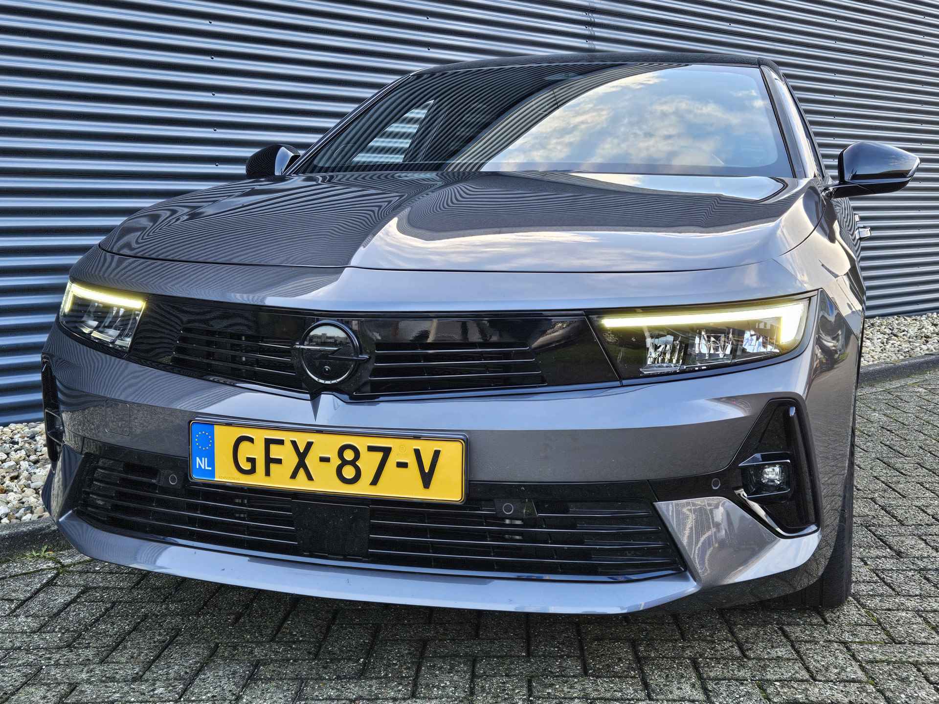 Opel Astra 1.2 Turbo Hybrid 136pk GS Automaat | AGR Stoel Verlengbaar | Two Tone | 360 View Camera | Stuur-Stoel en Voorruitverwarming | Navigatie | Apple Carplay en Android Auto | Voorruit Projectie | - 12/49