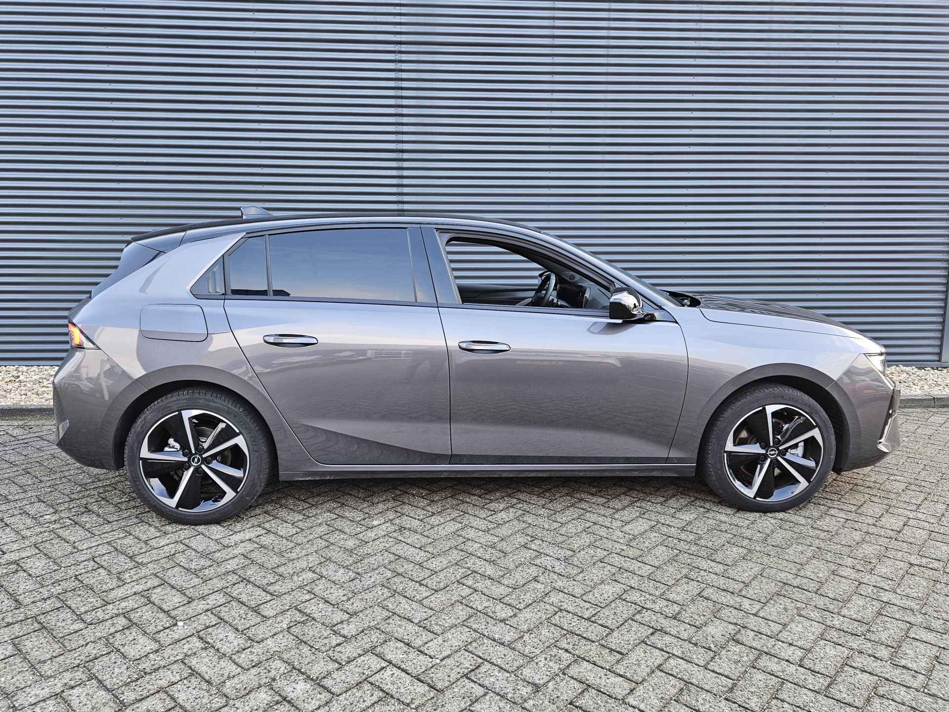 Opel Astra 1.2 Turbo Hybrid 136pk GS Automaat | AGR Stoel Verlengbaar | Two Tone | 360 View Camera | Stuur-Stoel en Voorruitverwarming | Navigatie | Apple Carplay en Android Auto | Voorruit Projectie | - 13/49