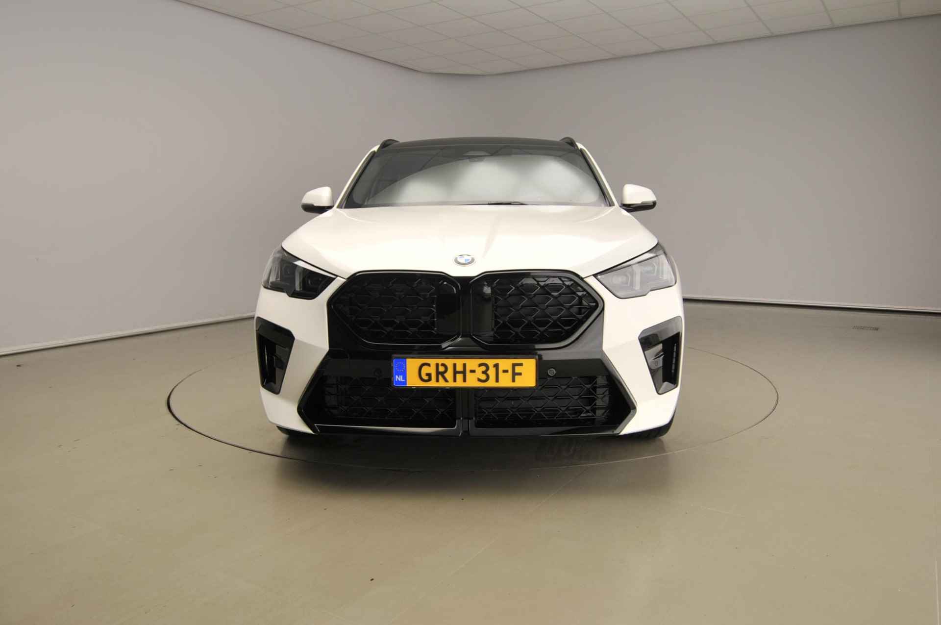 BMW X2 sDrive18d | M-Sportpakket | LED | Navigatie | Schuifdak | Trekhaak | Elektr. zetels | DAB | Harman-kardon sound | Alu 20 inch - 6/56