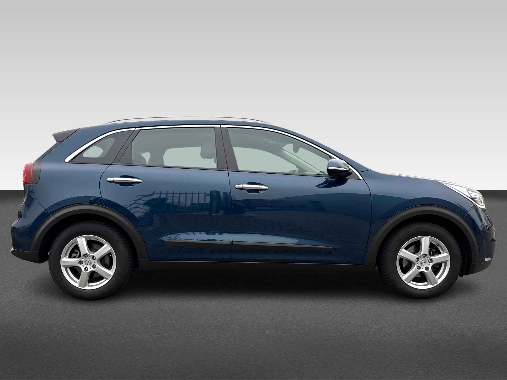 Kia Niro 1.6 GDi Hybrid DynamicLine - 6/22