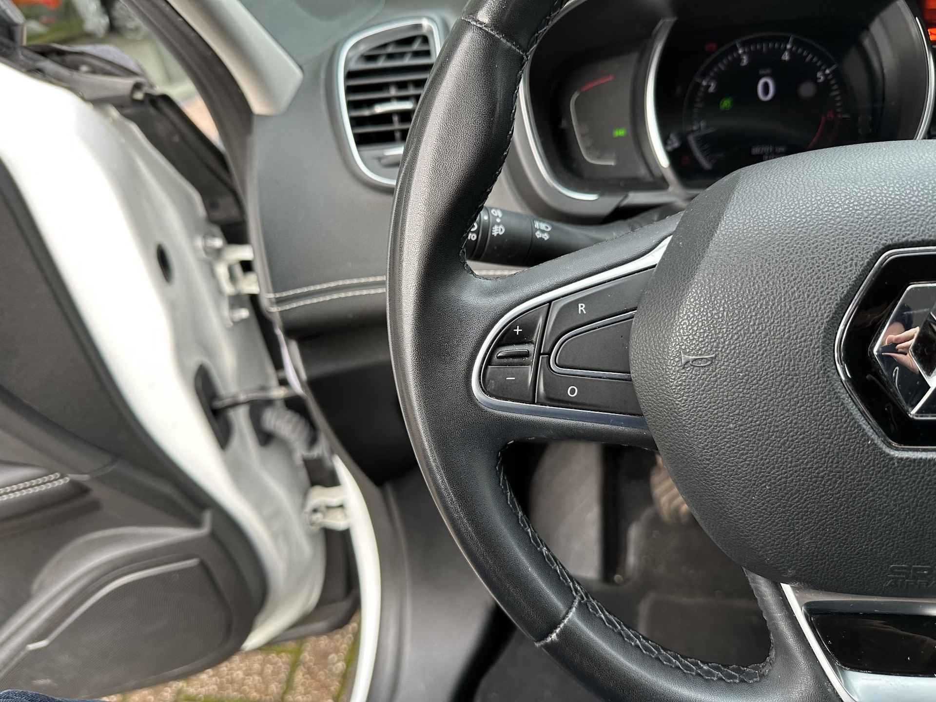 Renault Grand Scénic 1.3 TCe 140 Intens 7p. | Navi 8,7" | Clima | Cruise | LM velgen 20" | PDC V+A + Camera | Apple Carplay/Android Auto - 17/25