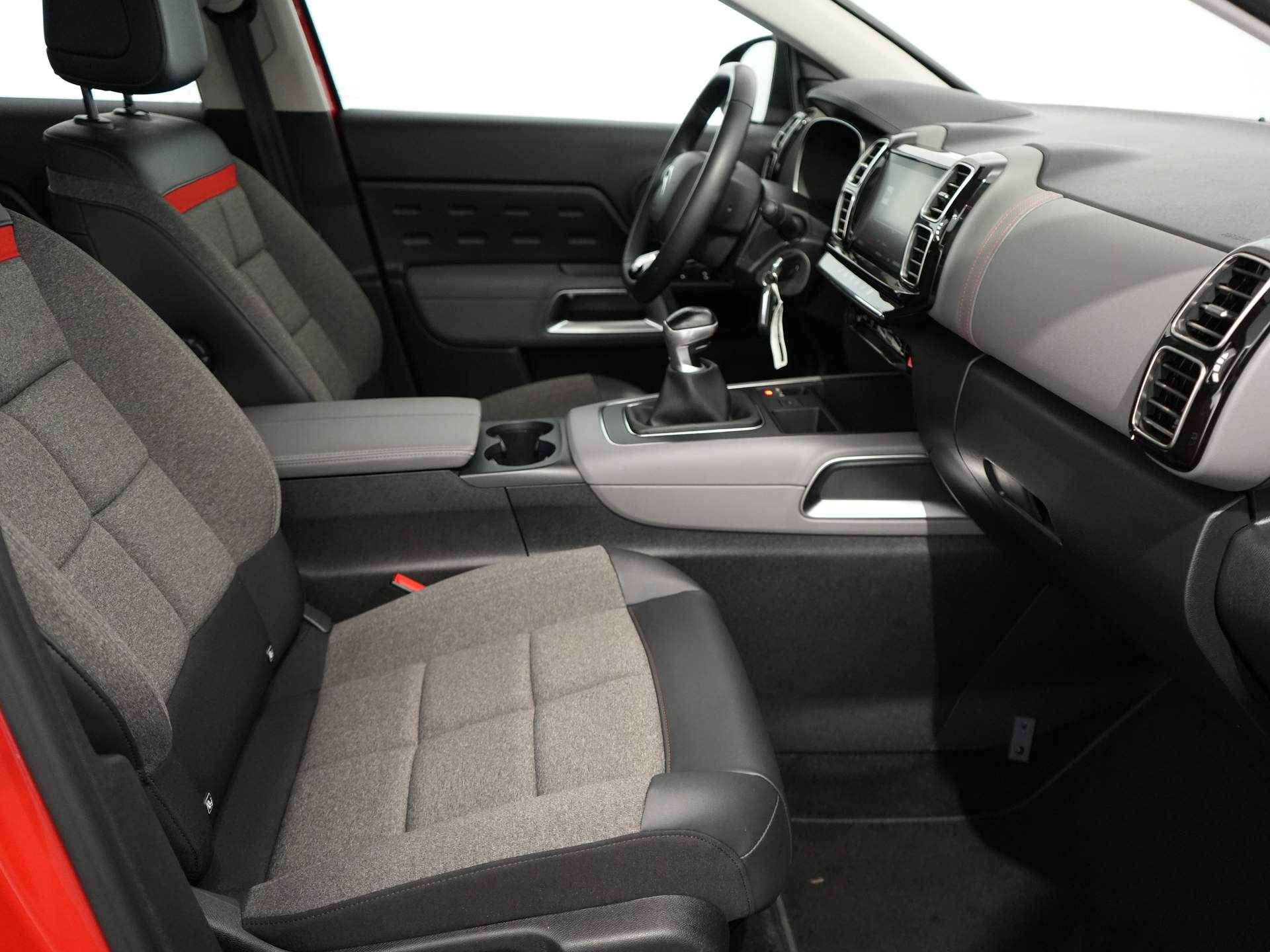 Citroën C5 Aircross 1.2 PureTech Business | Navigatie | Camera | Carplay | Sensoren | Lichtmetalen velgen 18" | Cruise control - 5/36