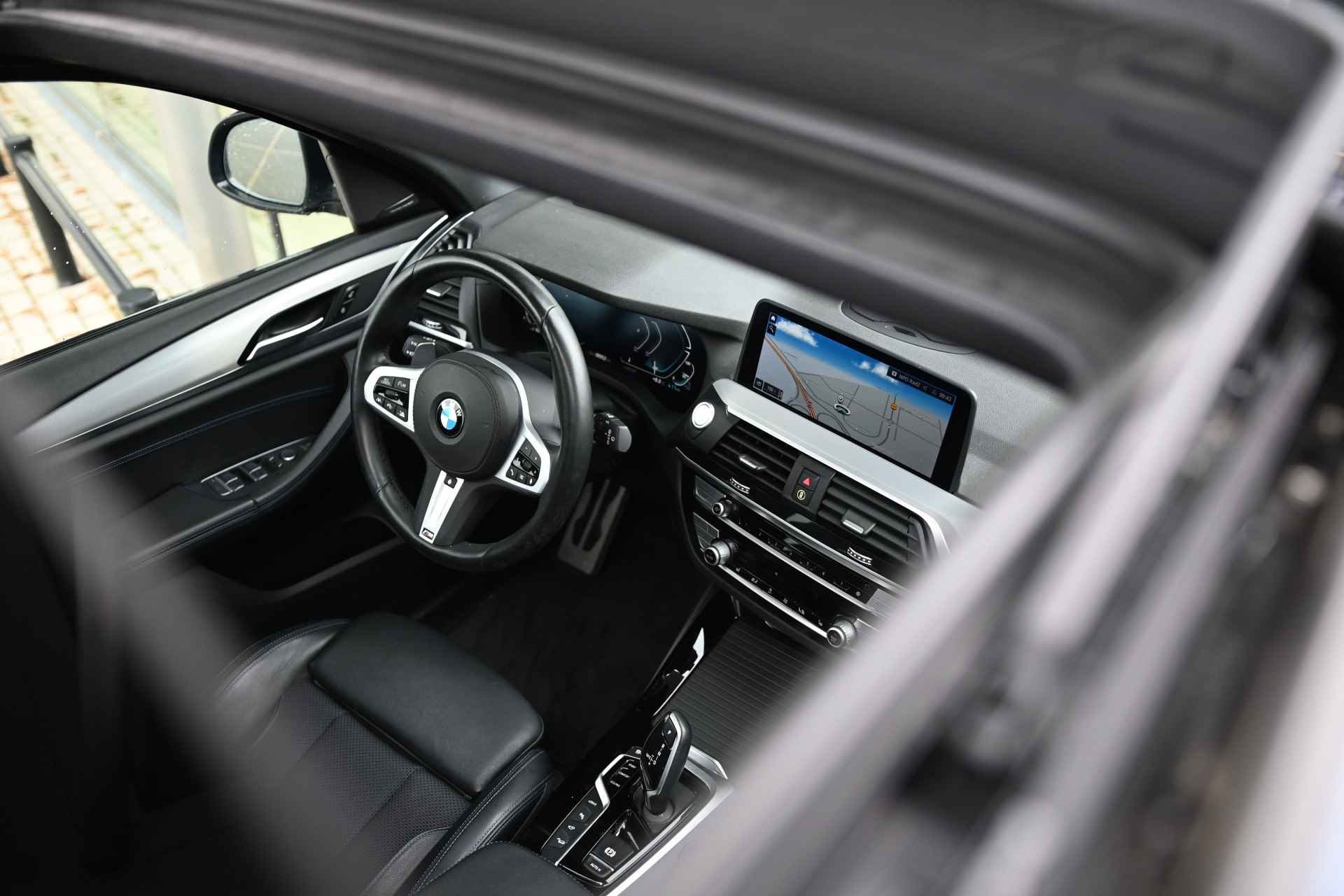 BMW X3 xDrive30e High Executive M Sport Automaat / Panoramadak / Trekhaak / Sportstoelen / Stoelverwarming / Adaptieve LED / Head-Up / Live Cockpit Professional / Harman Kardon / Parking Assistant Plus - 9/38
