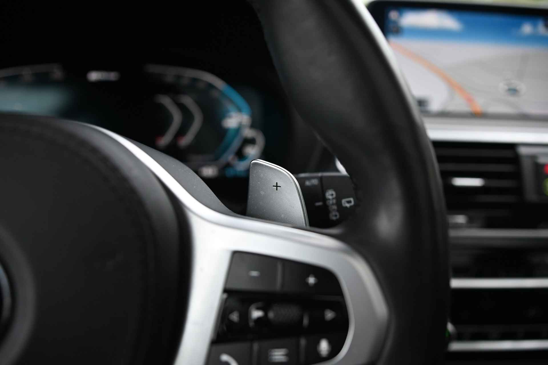 BMW X3 xDrive30e High Executive M Sport Automaat / Panoramadak / Trekhaak / Sportstoelen / Stoelverwarming / Adaptieve LED / Head-Up / Live Cockpit Professional / Harman Kardon / Parking Assistant Plus - 27/38