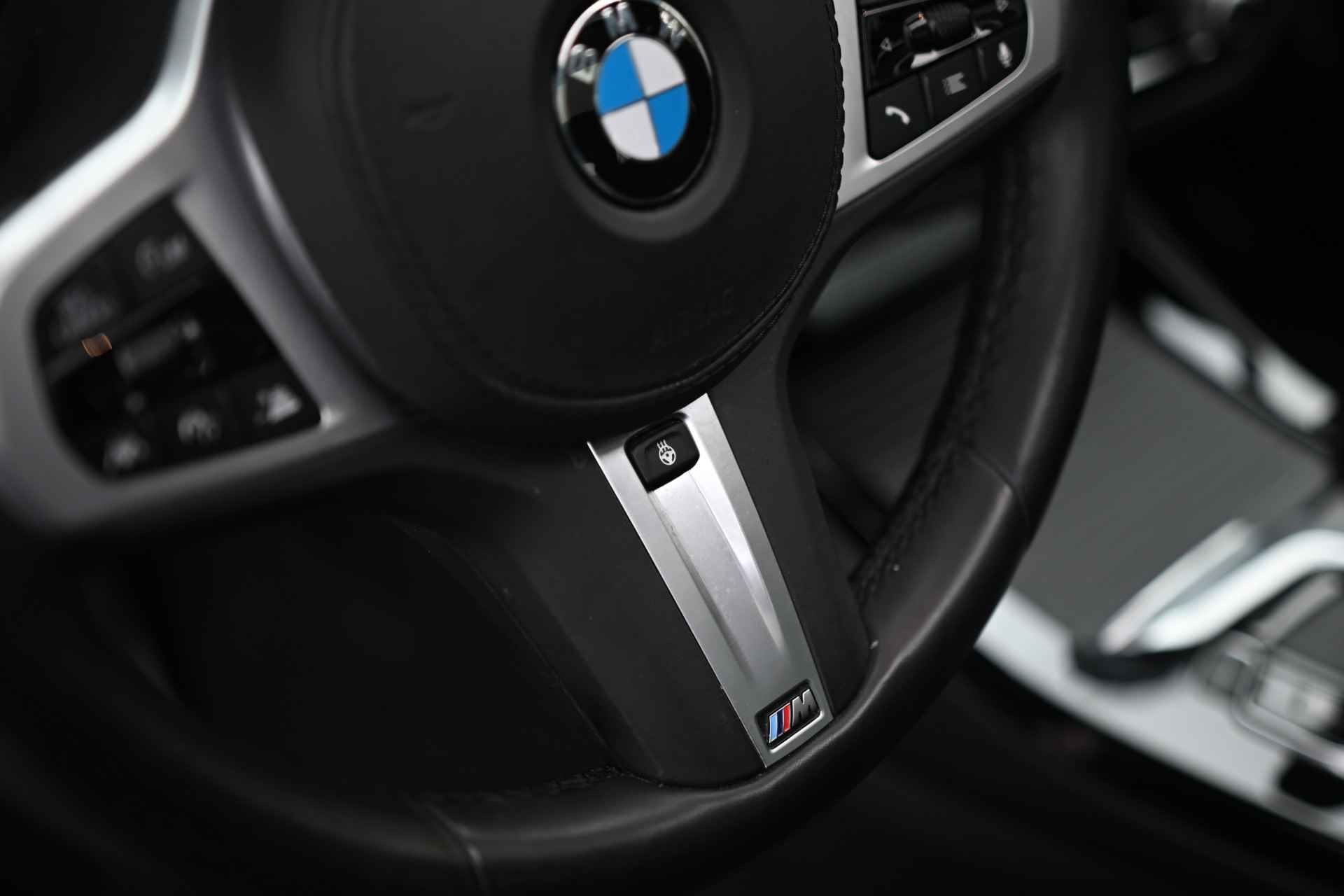 BMW X3 xDrive30e High Executive M Sport Automaat / Panoramadak / Trekhaak / Sportstoelen / Stoelverwarming / Adaptieve LED / Head-Up / Live Cockpit Professional / Harman Kardon / Parking Assistant Plus - 32/38