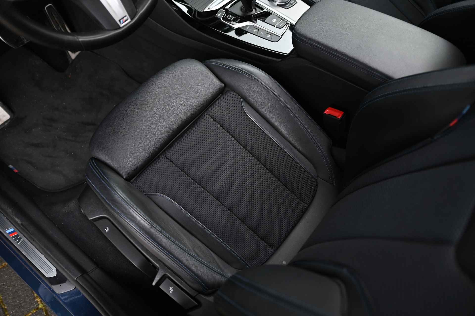 BMW X3 xDrive30e High Executive M Sport Automaat / Panoramadak / Trekhaak / Sportstoelen / Stoelverwarming / Adaptieve LED / Head-Up / Live Cockpit Professional / Harman Kardon / Parking Assistant Plus - 33/38
