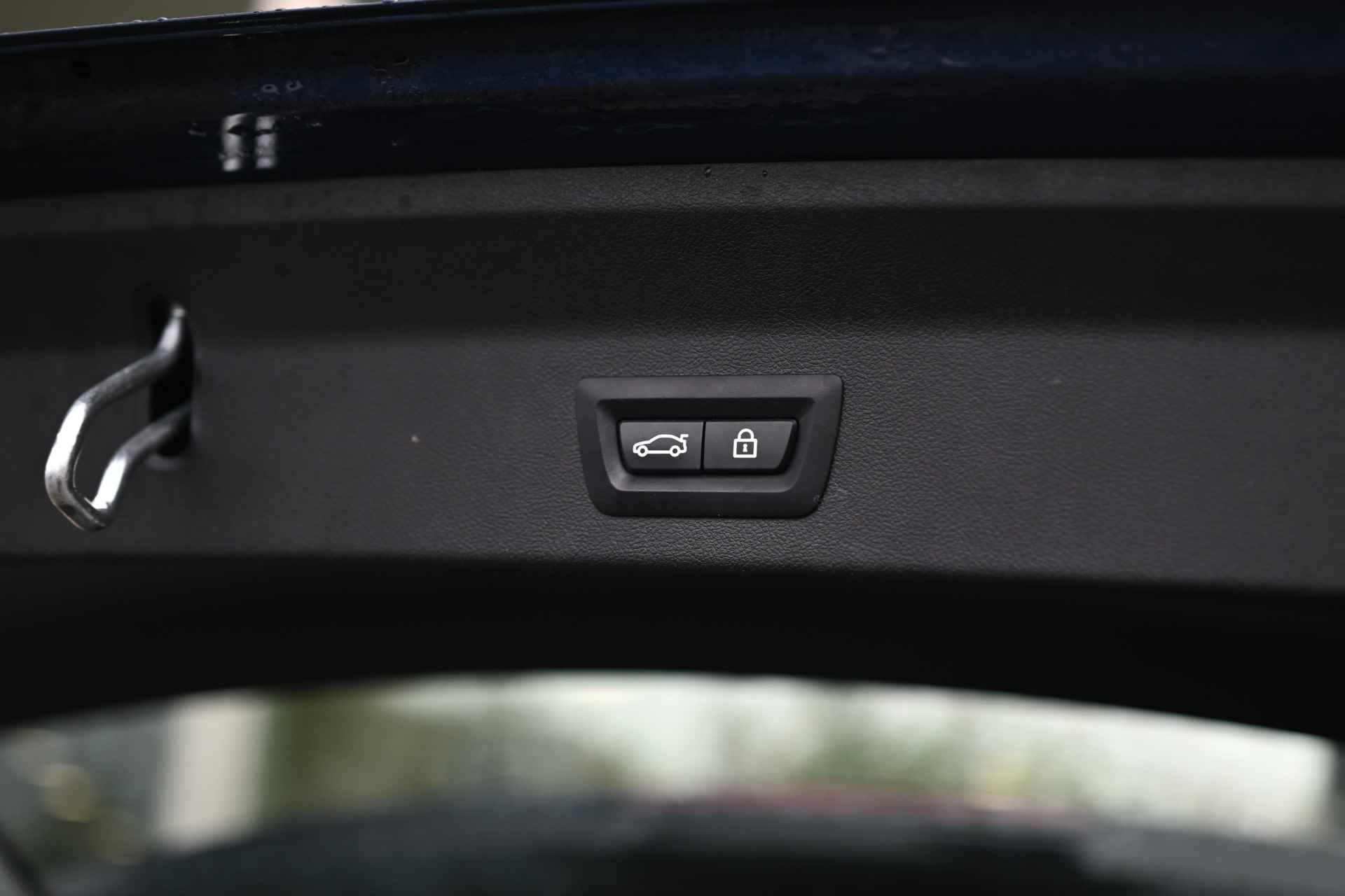 BMW X3 xDrive30e High Executive M Sport Automaat / Panoramadak / Trekhaak / Sportstoelen / Stoelverwarming / Adaptieve LED / Head-Up / Live Cockpit Professional / Harman Kardon / Parking Assistant Plus - 38/38