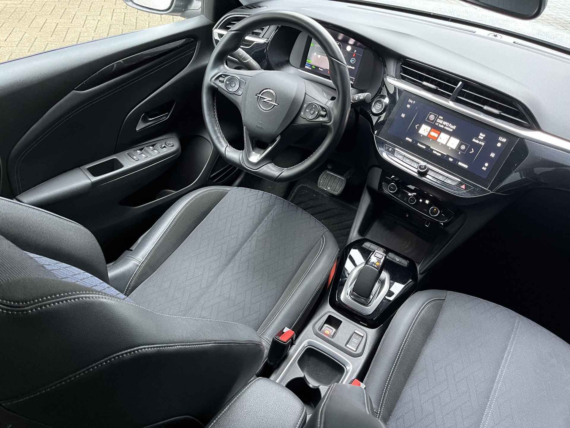 Opel Corsa-e Elegance EV 3-FASEN 50kWh 136pk |+2.000 EURO SUBSIDIE|CAMERA+SENSOREN|PREMIUM PACK|APPLE CARPLAY & ANDROID AUTO|11 kW BOORDLADER|ACHTERUITRIJCAMERA| - 15/57