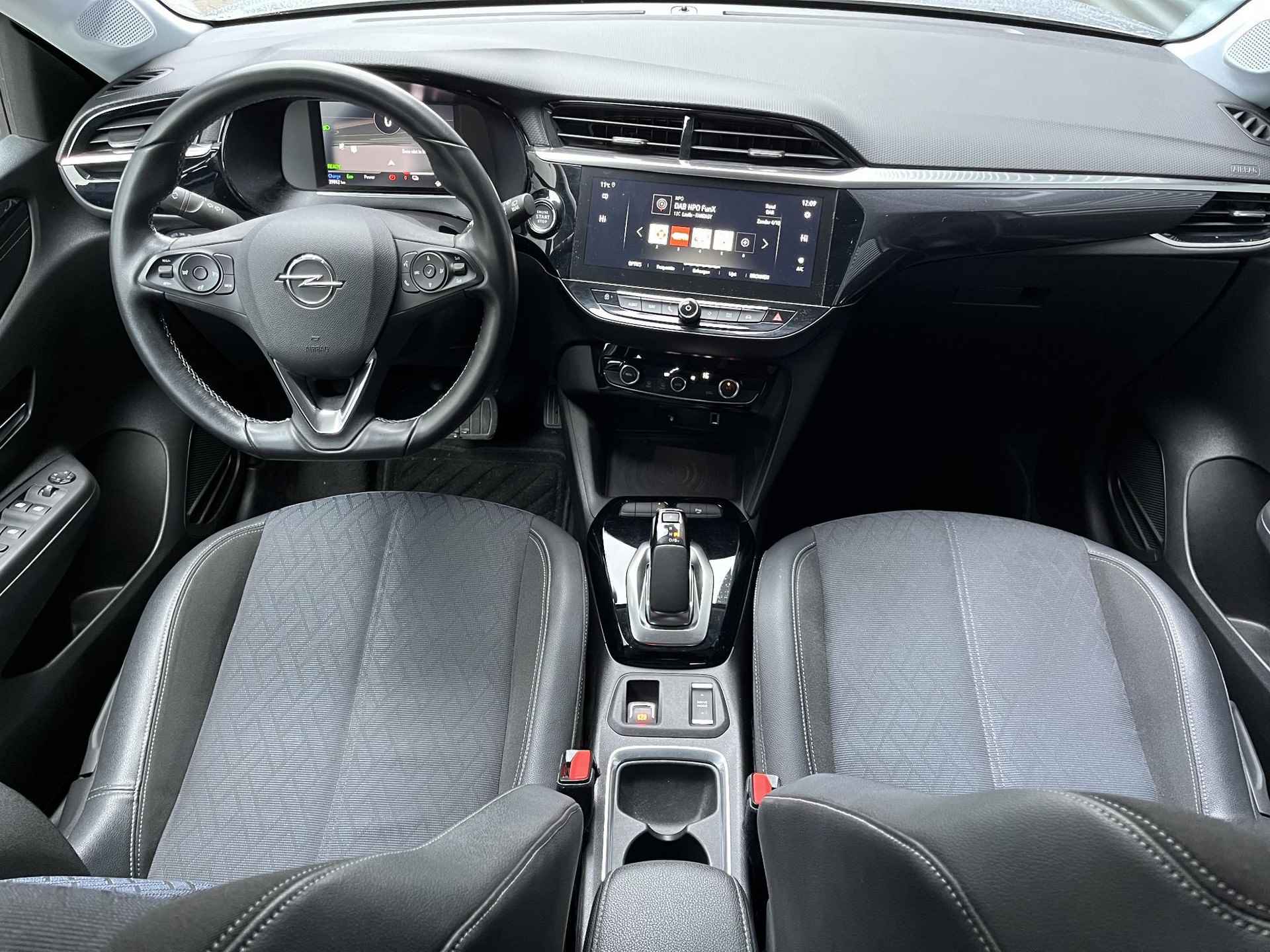 Opel Corsa-e Elegance EV 3-FASEN 50kWh 136pk |+2.000 EURO SUBSIDIE|CAMERA+SENSOREN|PREMIUM PACK|APPLE CARPLAY & ANDROID AUTO|11 kW BOORDLADER|ACHTERUITRIJCAMERA| - 16/57