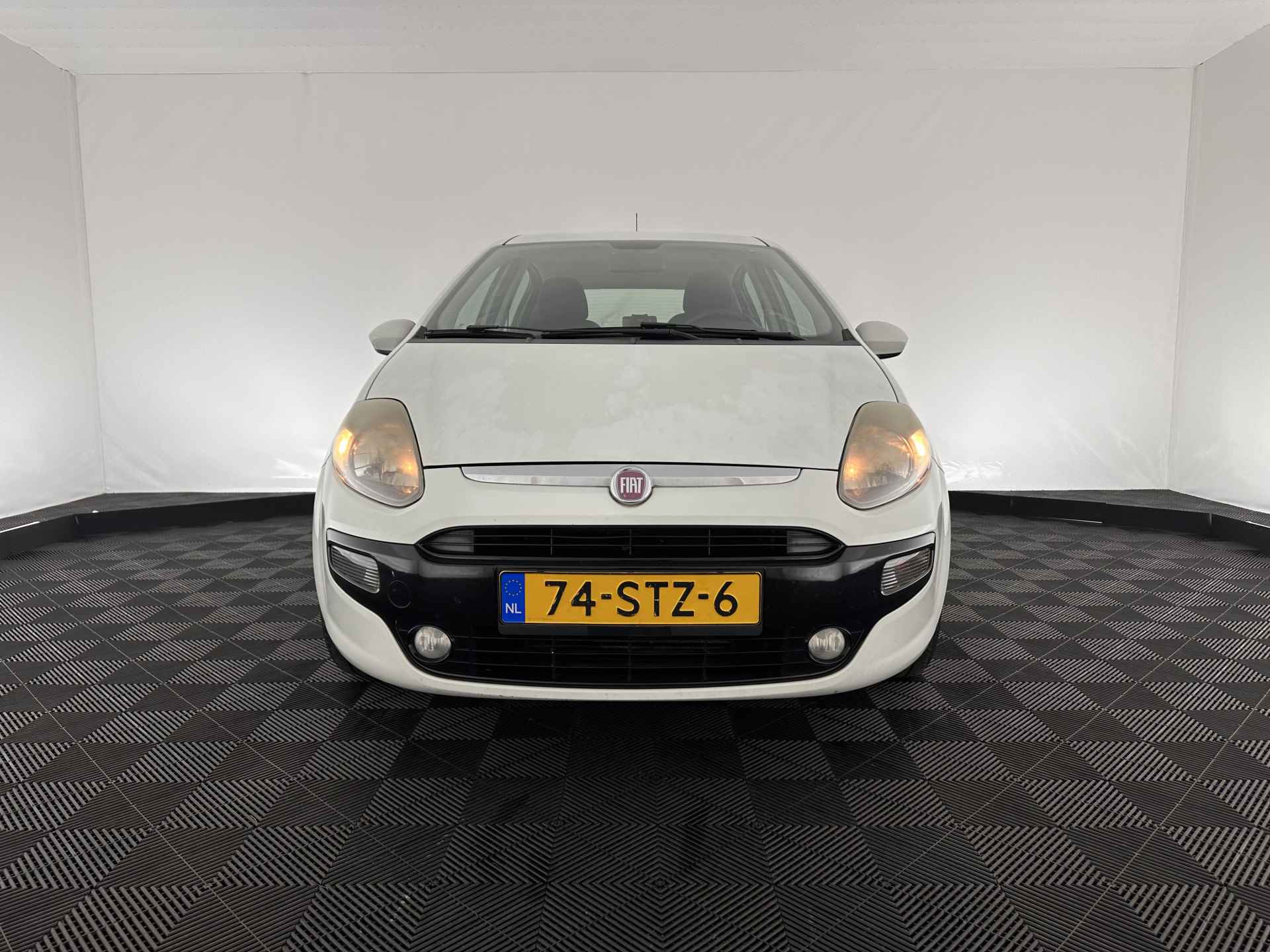 Fiat Punto Evo 1.3 M-Jet Dynamic *TOM-TOM-NAVIGATION | AIRCO | RADIO-CD-MP3 | COMFORT-SEATS | 15''ALU - 2/31