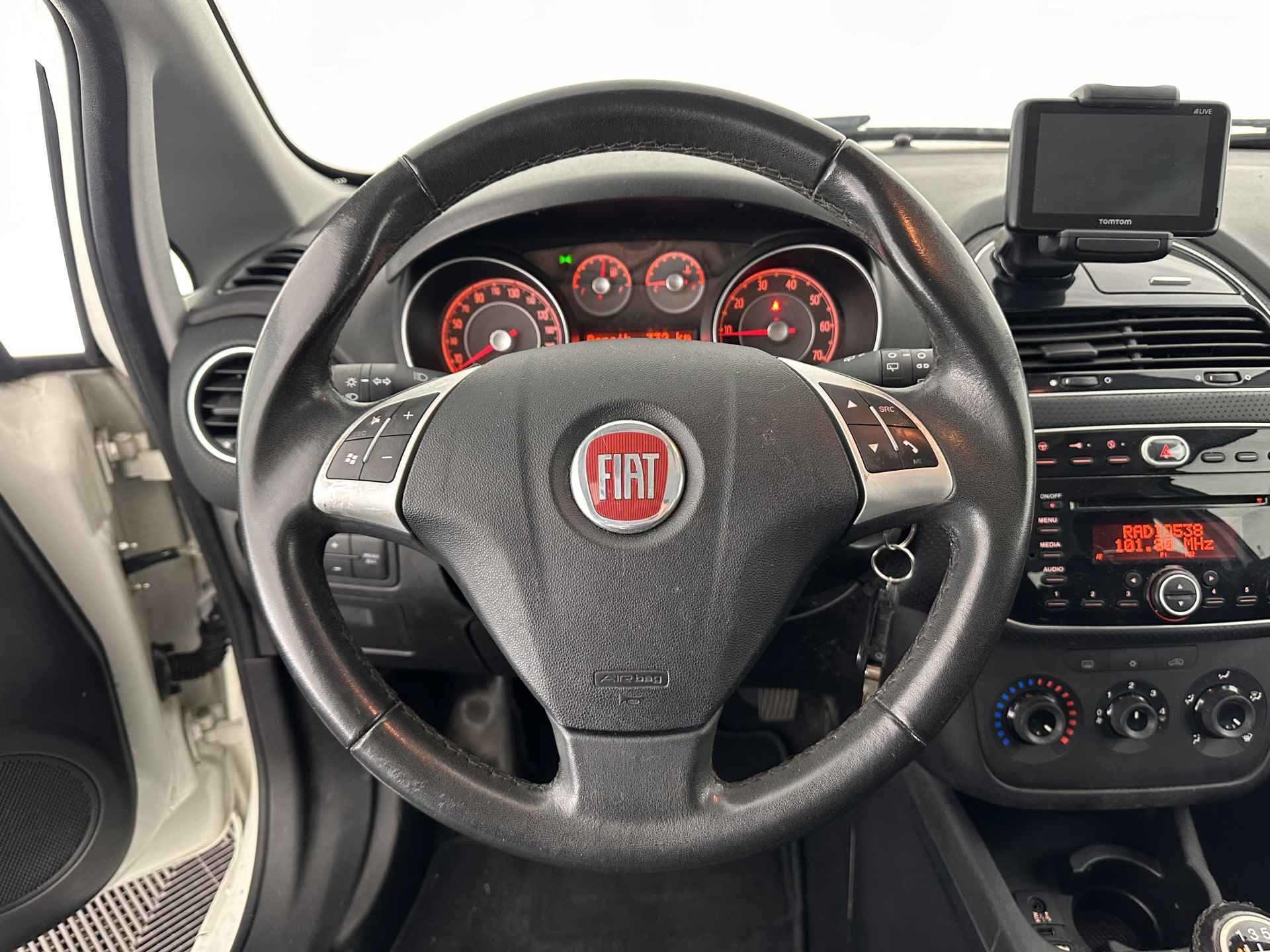 Fiat Punto Evo 1.3 M-Jet Dynamic *TOM-TOM-NAVIGATION | AIRCO | RADIO-CD-MP3 | COMFORT-SEATS | 15''ALU - 15/31