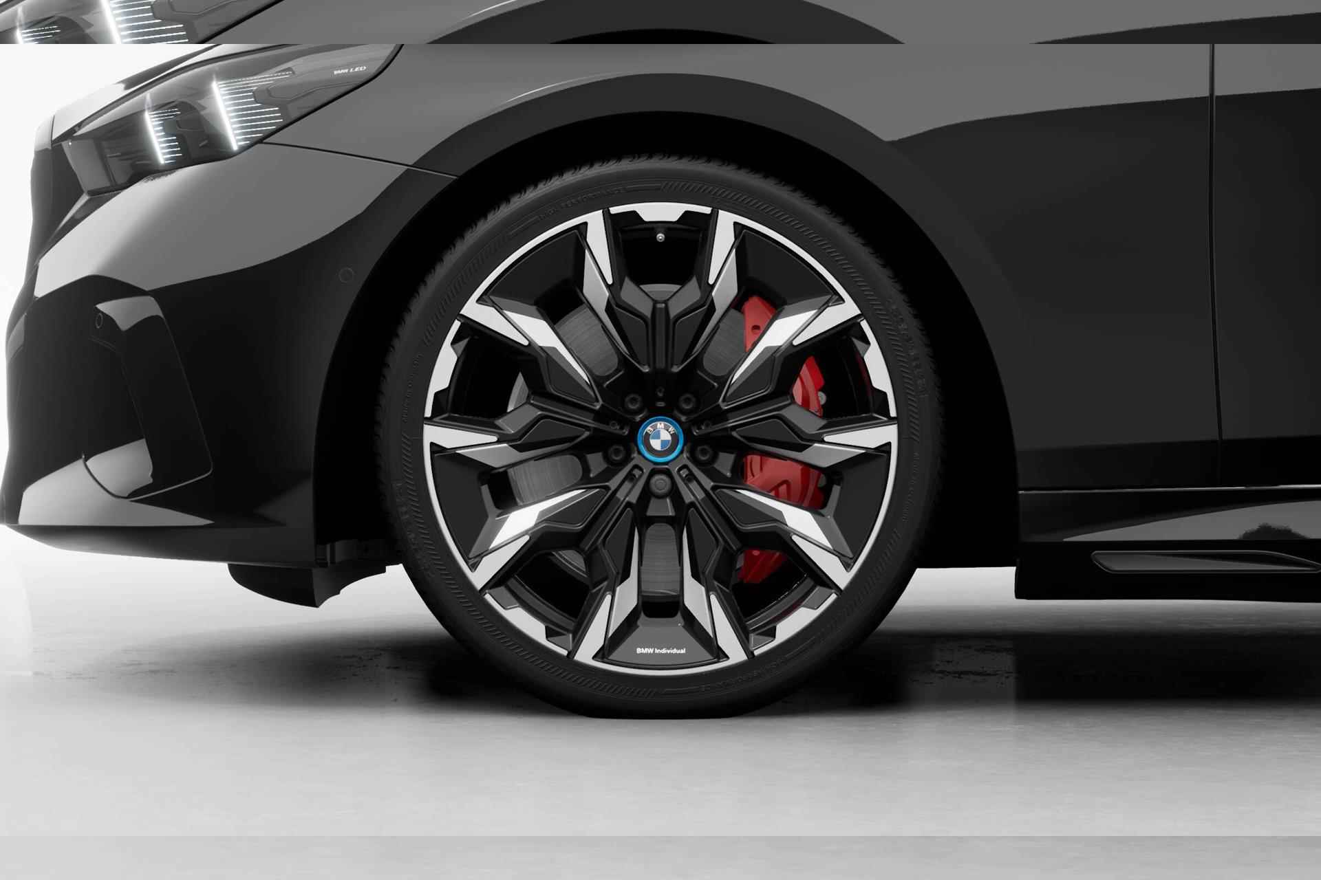 BMW i5 Sedan eDrive40 | M Sport Pro | Innovation Pack | Travel Pack | Comfort Pack - 10/20