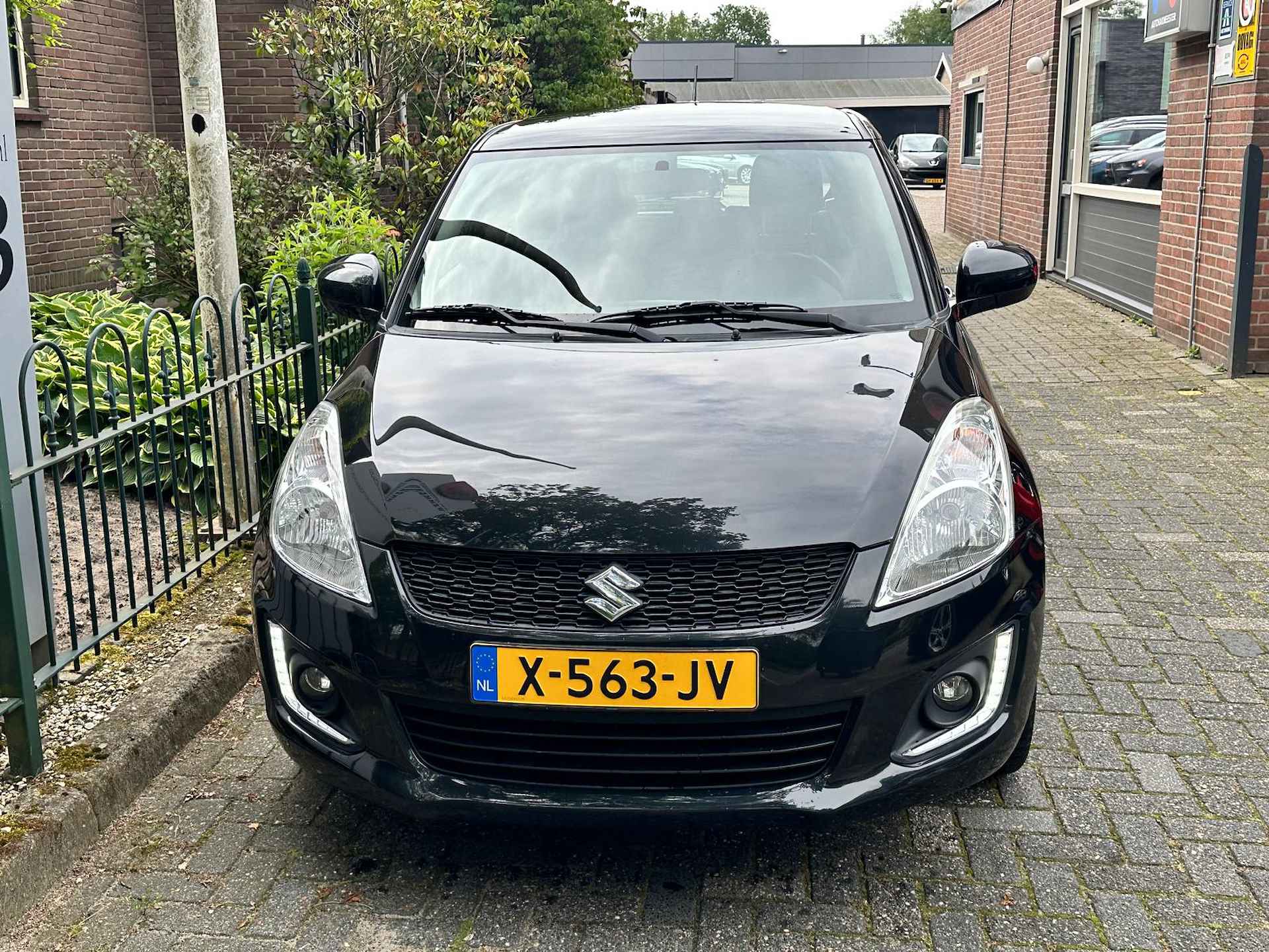 Suzuki Swift 1.2 Business Edition EASSS Alu wielen/Spoiler/CV/El.ramen/Airco - 6/37