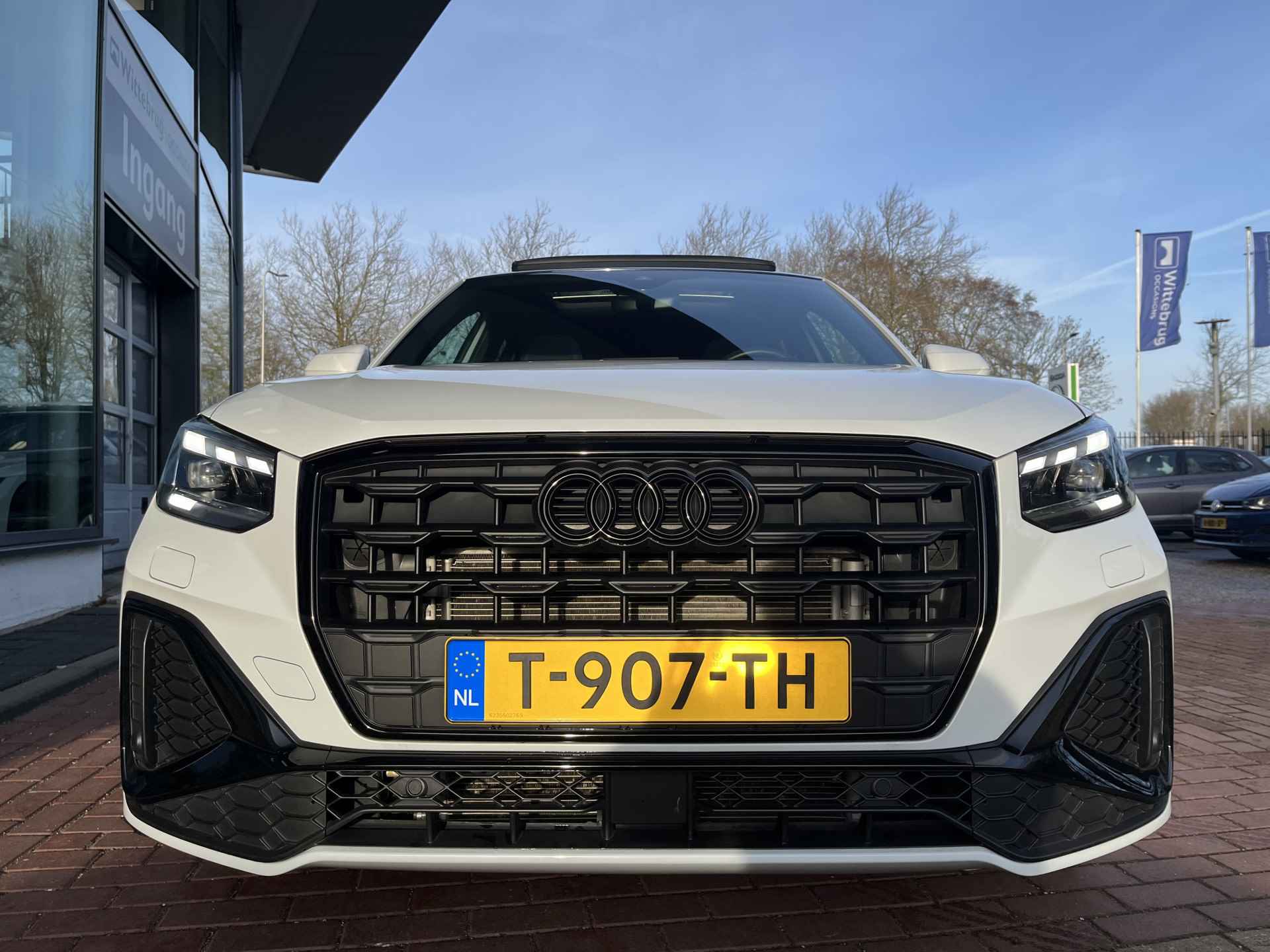 Audi Q2 35 TFSI S Edition / Panoramadak / Optiek zwart / Privacy glass / Matrix / Stoelverwarming / Afneembare trekhaak - 5/26