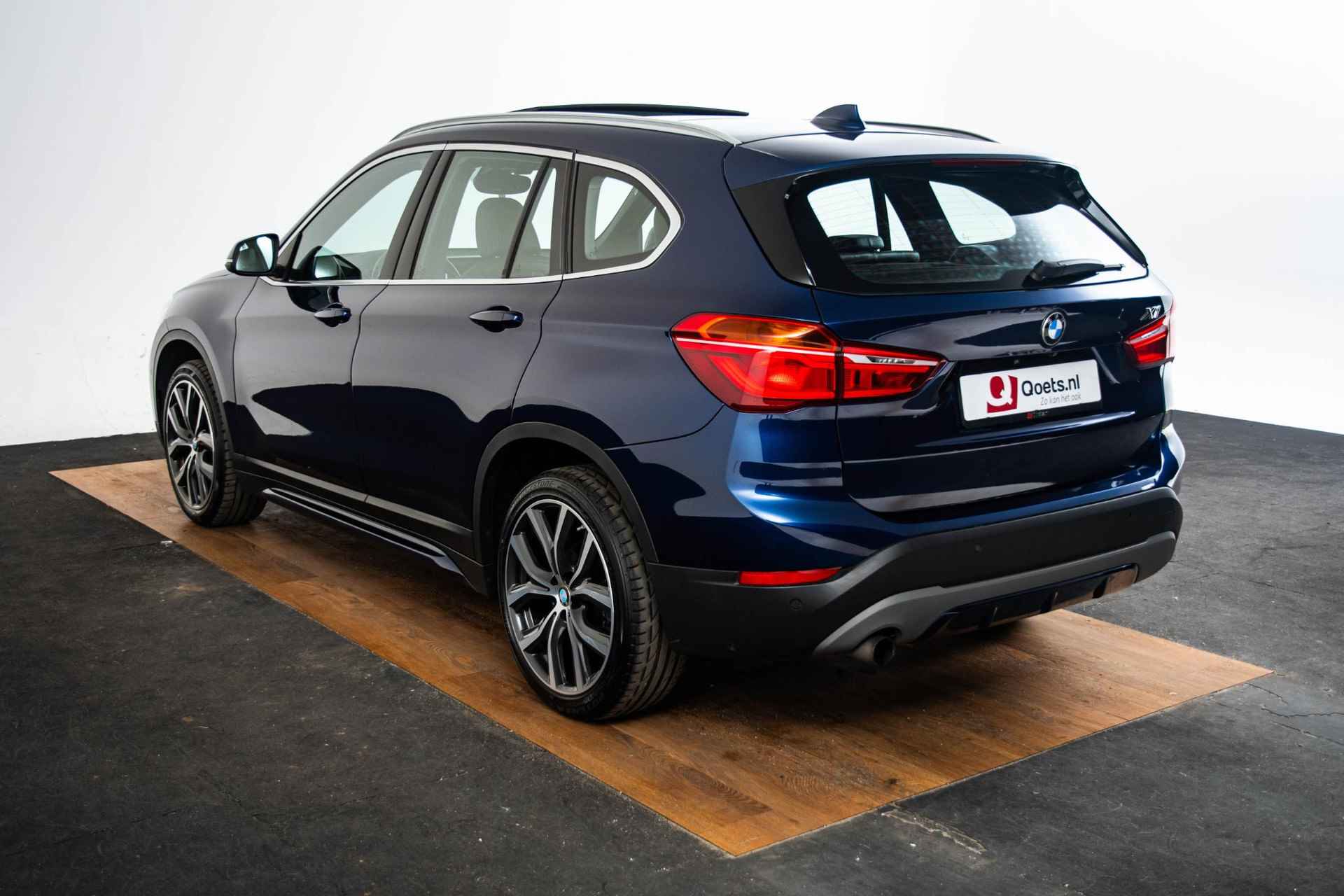 BMW X1 sDrive18i High Executive Sport - Panoramadak - Comfort Access - Driving/Parking Assistant - Sportstoelen - Elektrische achterklep - Head Up - Hifi - Automatisch dimmende binnen/buitenspiegels - Cruise control - - 36/68