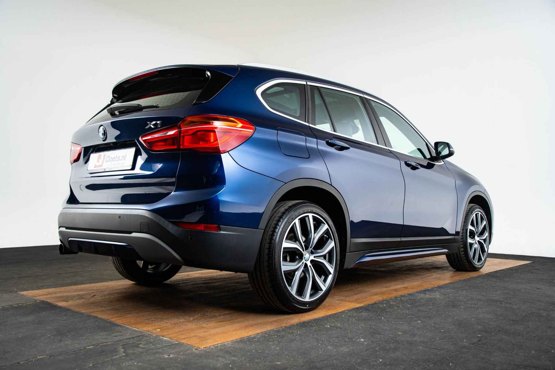 BMW X1 sDrive18i High Executive Sport - Panoramadak - Comfort Access - Driving/Parking Assistant - Sportstoelen - Elektrische achterklep - Head Up - Hifi - Automatisch dimmende binnen/buitenspiegels - Cruise control - - 49/68