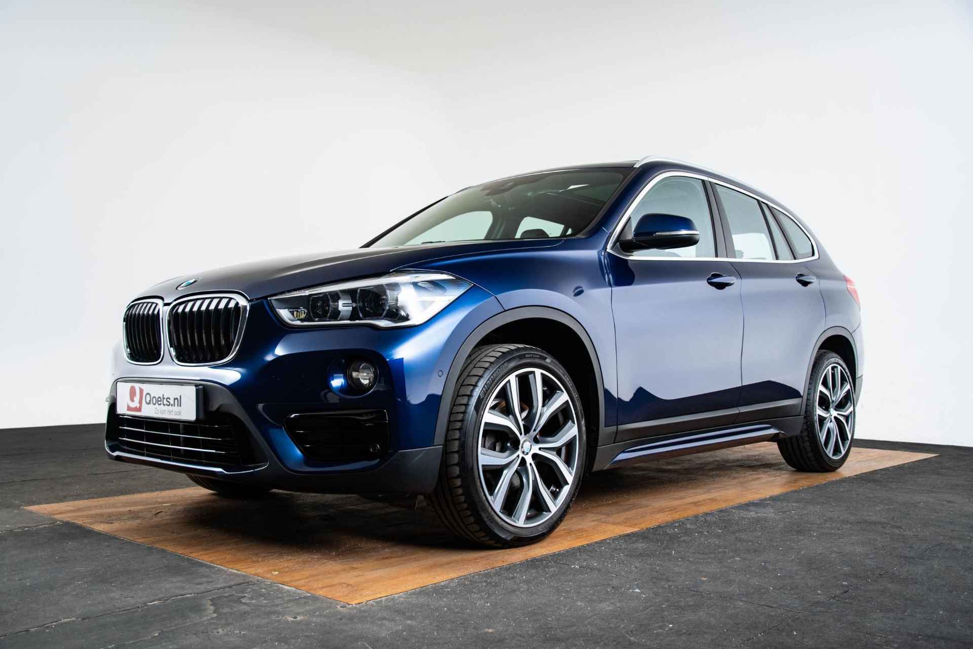 BMW X1 sDrive18i High Executive Sport - Panoramadak - Comfort Access - Driving/Parking Assistant - Sportstoelen - Elektrische achterklep - Head Up - Hifi - Automatisch dimmende binnen/buitenspiegels - Cruise control - - 51/68