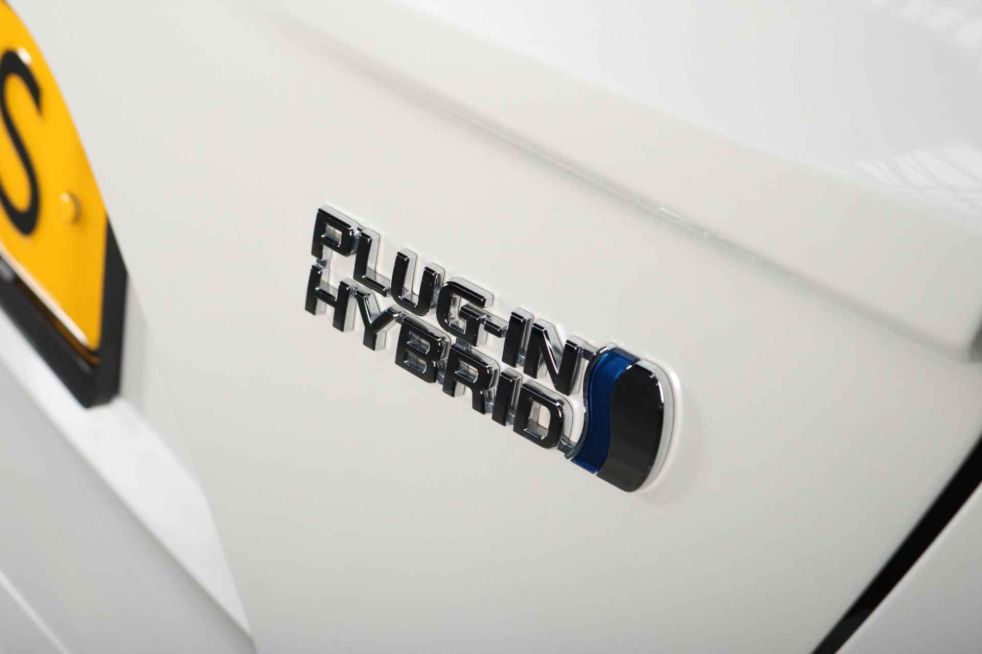 Toyota Prius 1.8 Plug-in Business Plus, Parkeersensoren, NAVI, JBL, Stoelverwarming, HEAD-UP! - 5/45