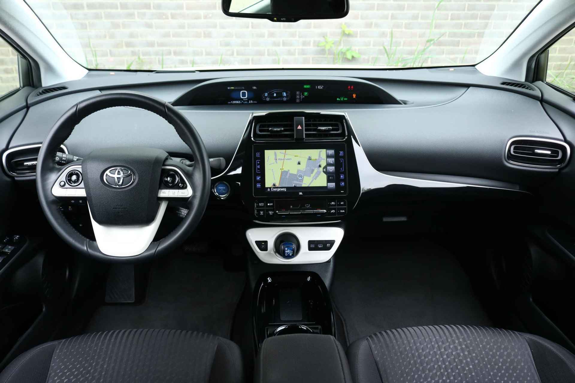 Toyota Prius 1.8 Plug-in Business Plus, Parkeersensoren, NAVI, JBL, Stoelverwarming, HEAD-UP! - 11/45