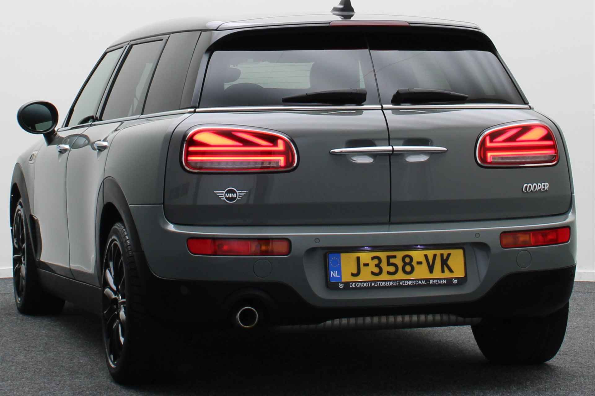MINI Clubman 1.5 Cooper Business Edition Automaat LED, Keyless, Two-Tone lak, Navigatie, Cruise, PDC, Climate, 17” - 16/44