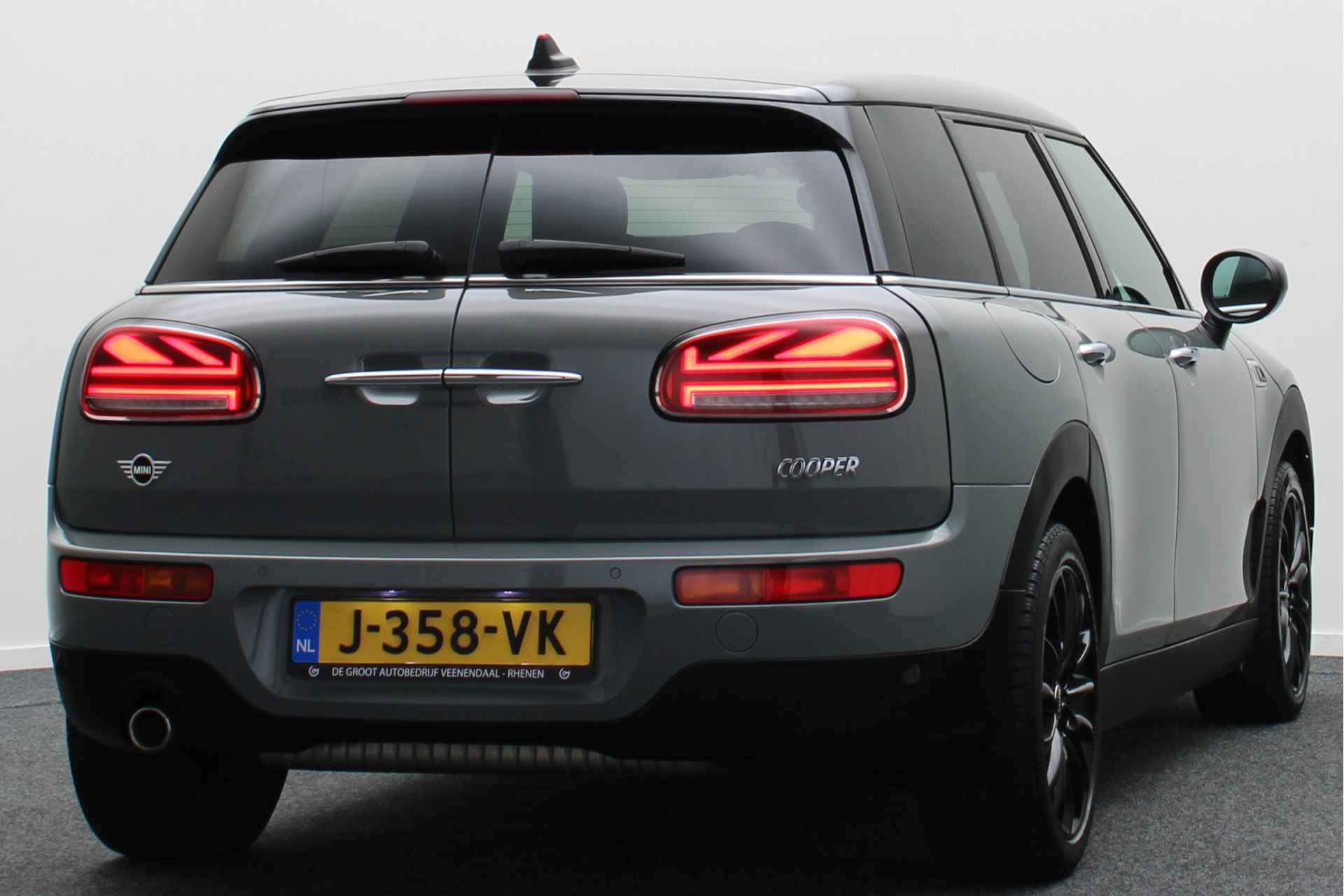 MINI Clubman 1.5 Cooper Business Edition Automaat LED, Keyless, Two-Tone lak, Navigatie, Cruise, PDC, Climate, 17” - 17/44