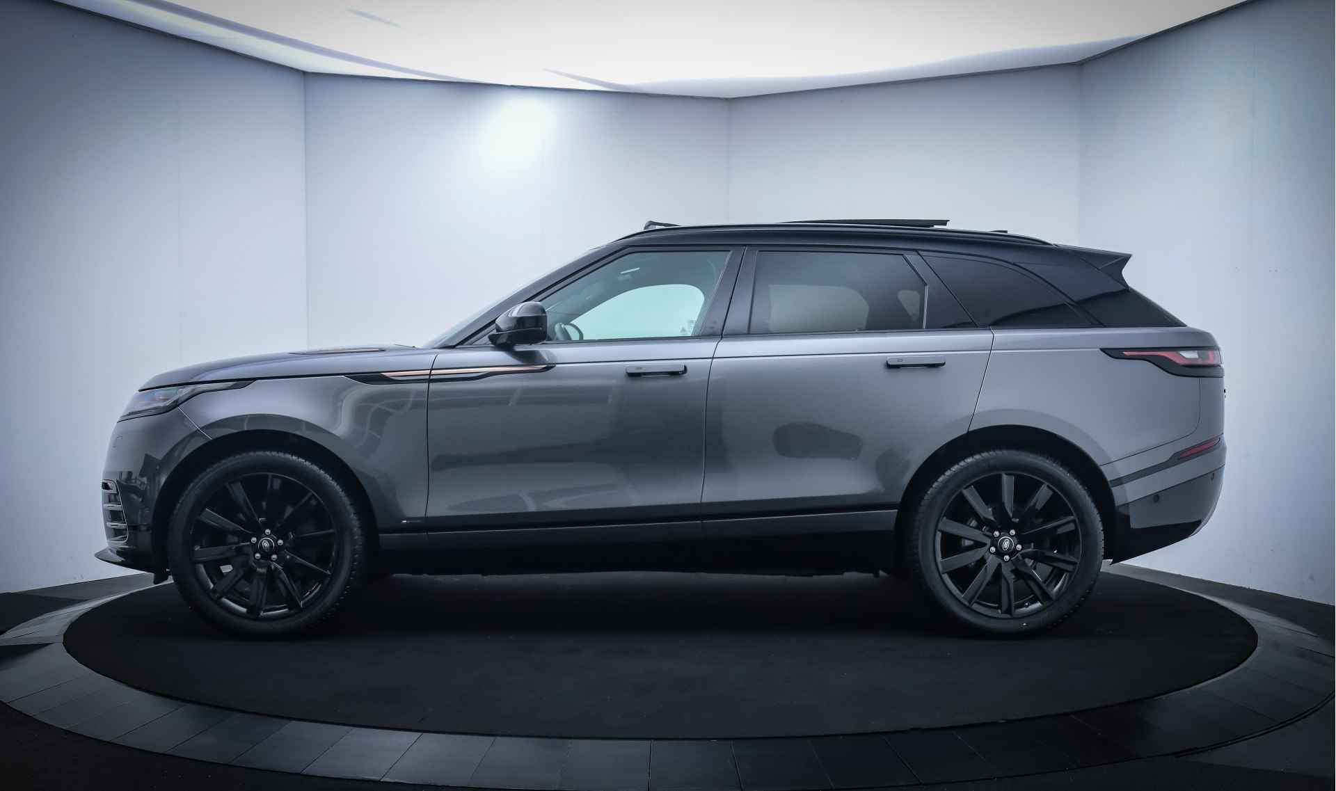 Land Rover Range Rover Velar P300 Turbo AWD R-Dynamic HSE PANO/MEMORY/MERIDIAN/DIGIDASH/HEAD UP/CAMERA/CARPLAY/STUURVERW/STOELVERW+VENT./LANE ASSIST/NAVI/LMV 21'' - 13/35