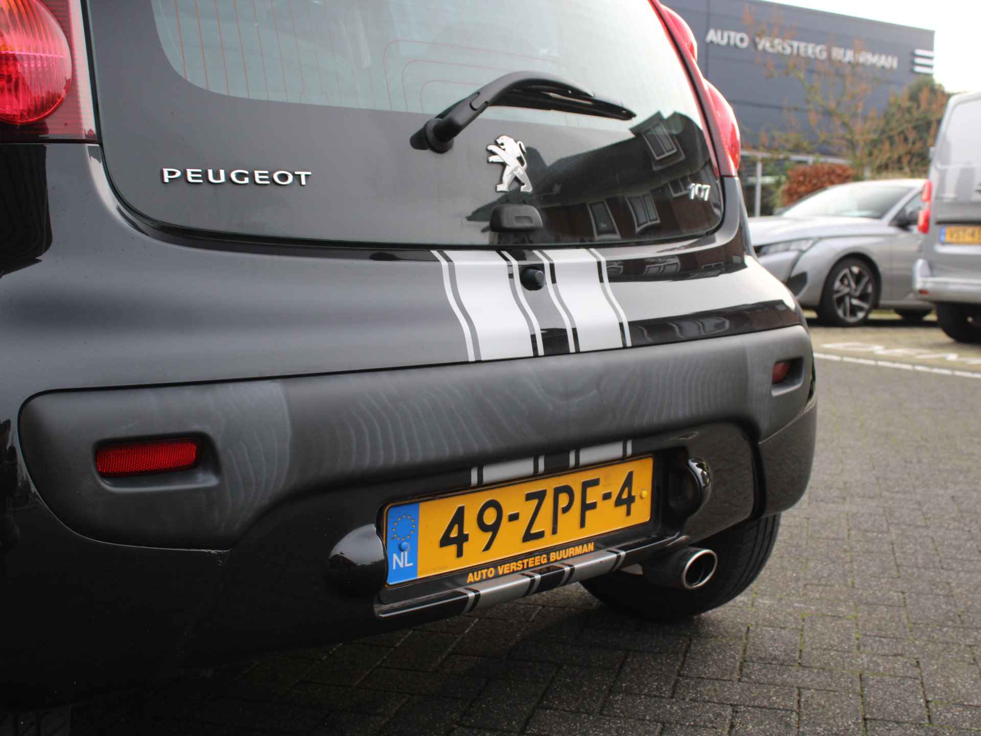 Peugeot 107 1.0-12V 68PK XS 5-drs Airco, Centrale vergrendeling met afstand bediening, Elektrisch bedienbare ramen, Lichtmetalen velgen, Sport striping - 11/33