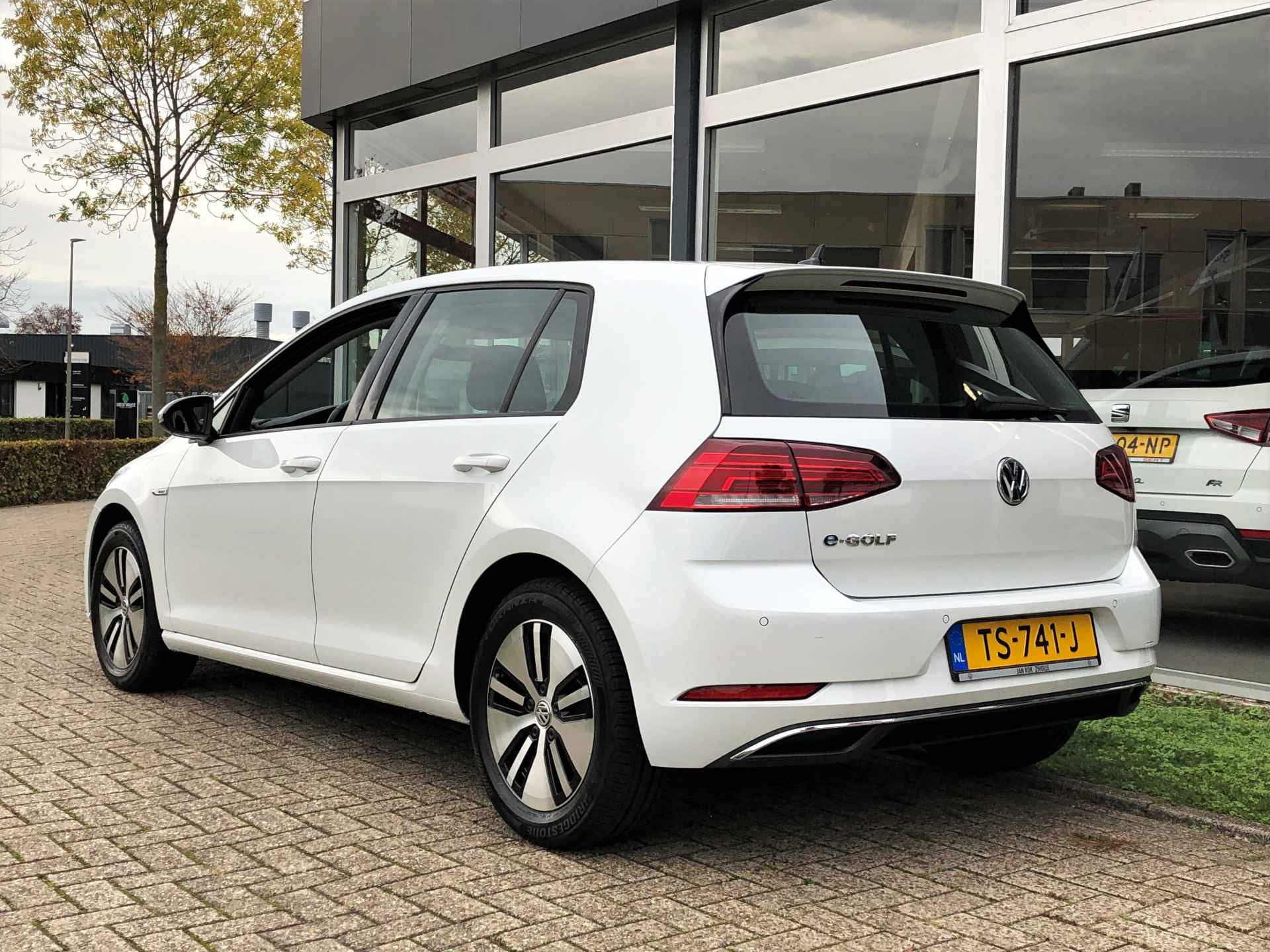 Volkswagen e-Golf 136 pk | 2.000 subsidie | Warmtepomp | Lage km stand - 18/36