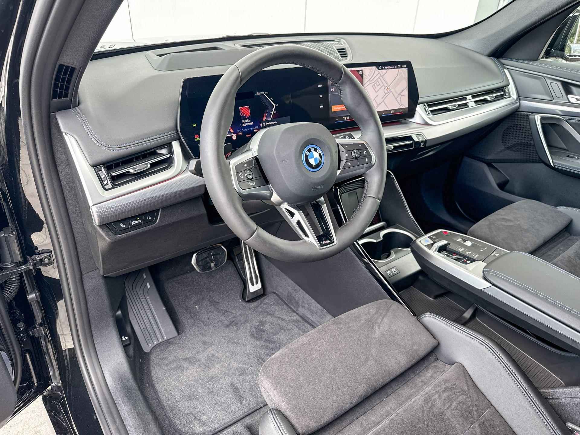 BMW iX1 eDrive20 M-Sport / Camera Achter / - 27/29