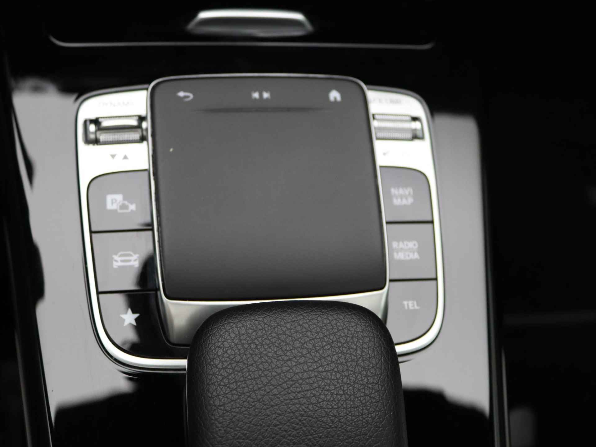 Mercedes-Benz A-klasse 180 Business Solution | Automaat | Panoramadak | Climate control | Navigatie | Half-Leder | LMV | Schuifdak | Parkeer sensoren | Camera | - 14/33