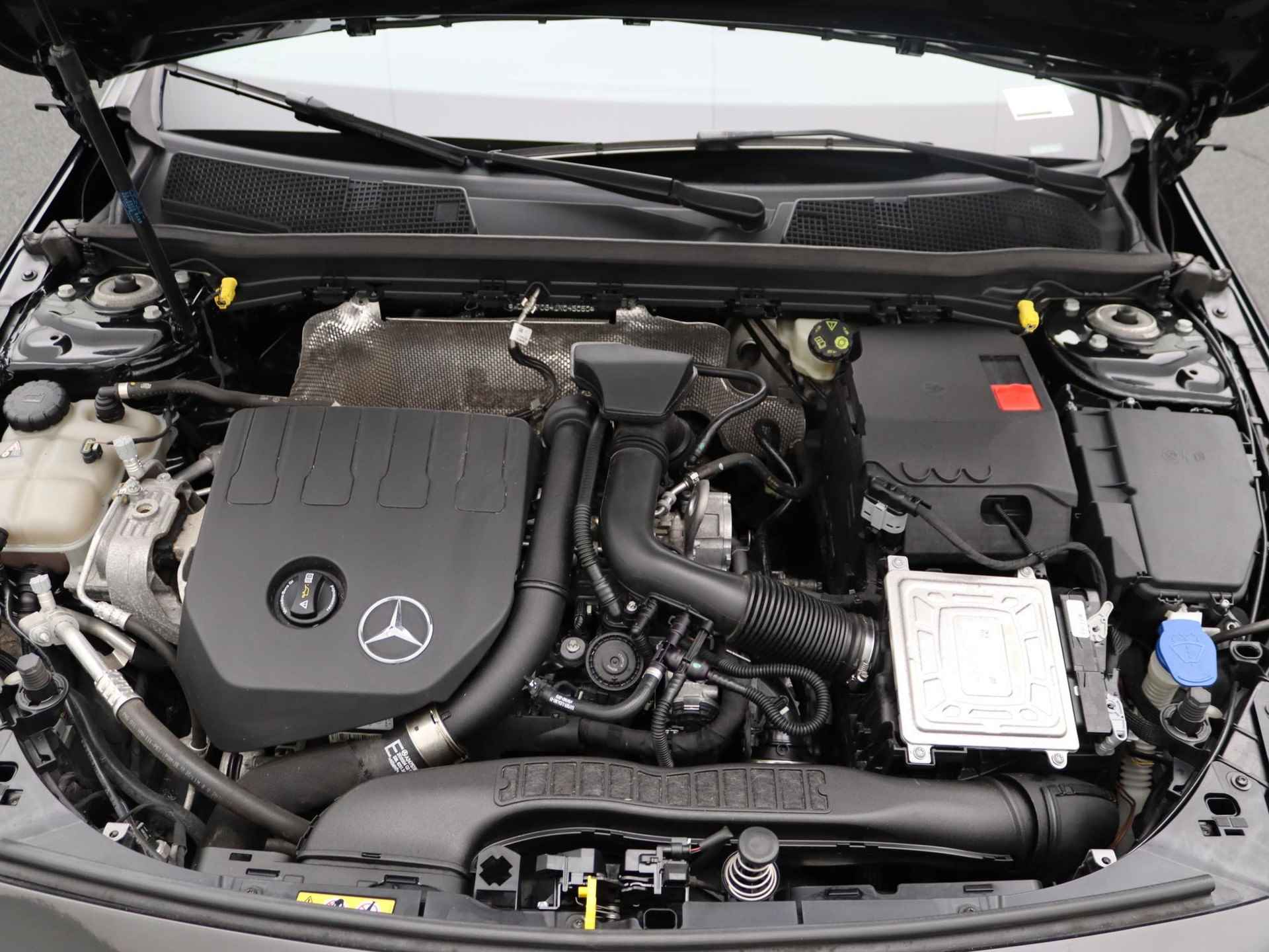Mercedes-Benz A-klasse 180 Business Solution | Automaat | Panoramadak | Climate control | Navigatie | Half-Leder | LMV | Schuifdak | Parkeer sensoren | Camera | - 22/33