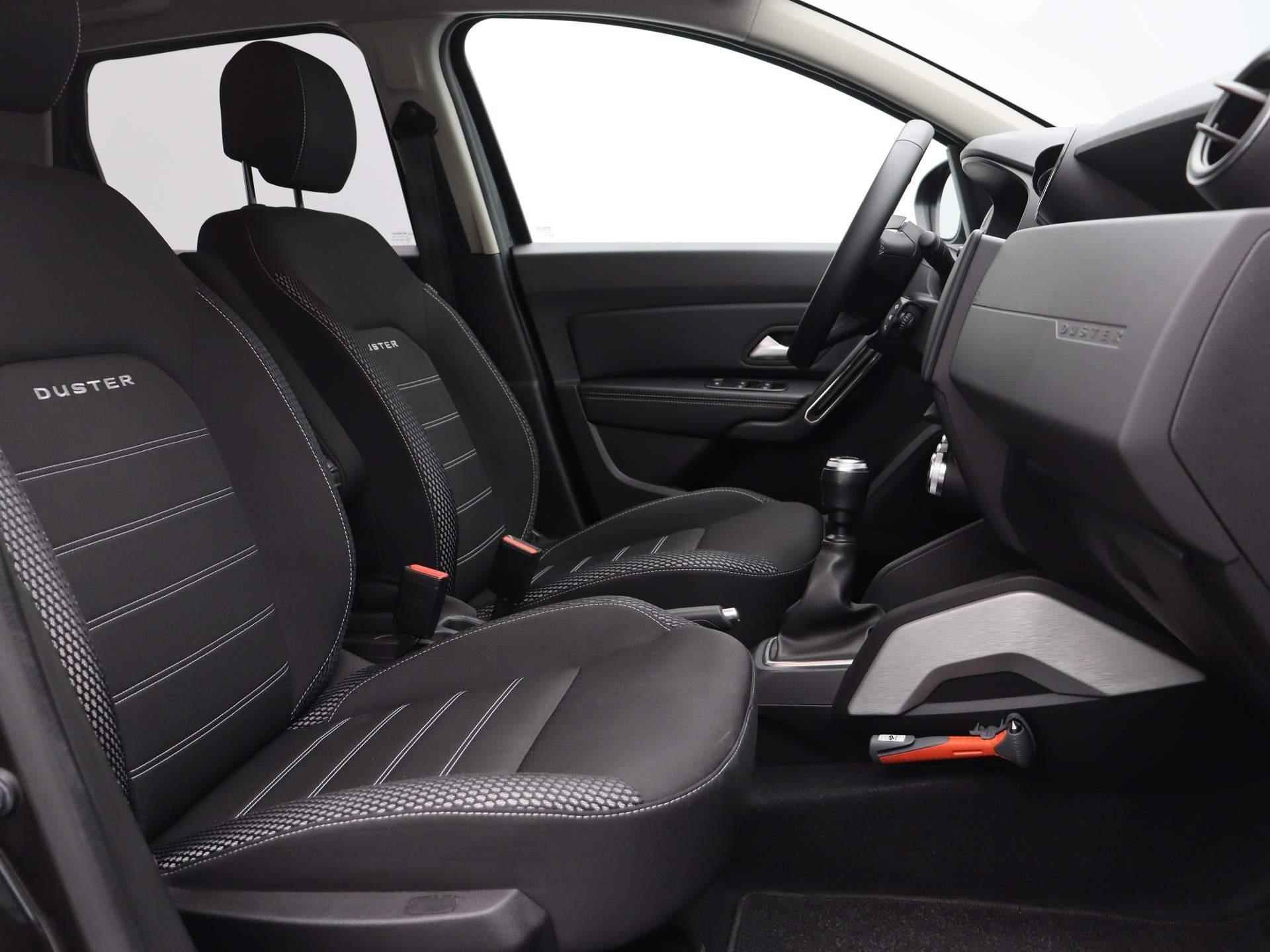 Dacia Duster TCe 100pk Bi-Fuel Prestige | Achteruitrijcamera | Navigatie | Trekhaak | lichtmetalen velgen 17" | - 4/41