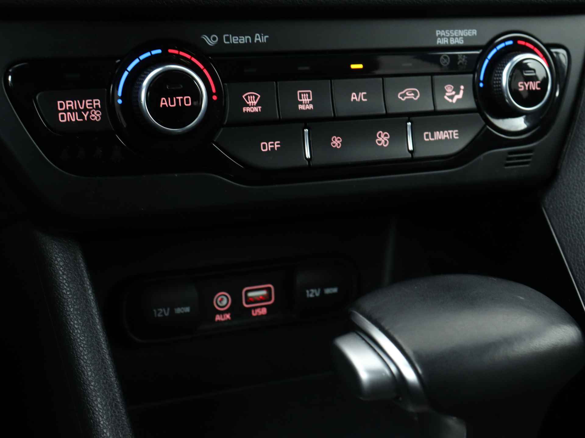 Kia Niro 1.6 GDi Hybrid BusinessLine | Camera | Lederen Bekleding | Stoel-/Stuurverwarming | Luxe auto | Keyless | Navigatie | Trekhaak | - 12/45