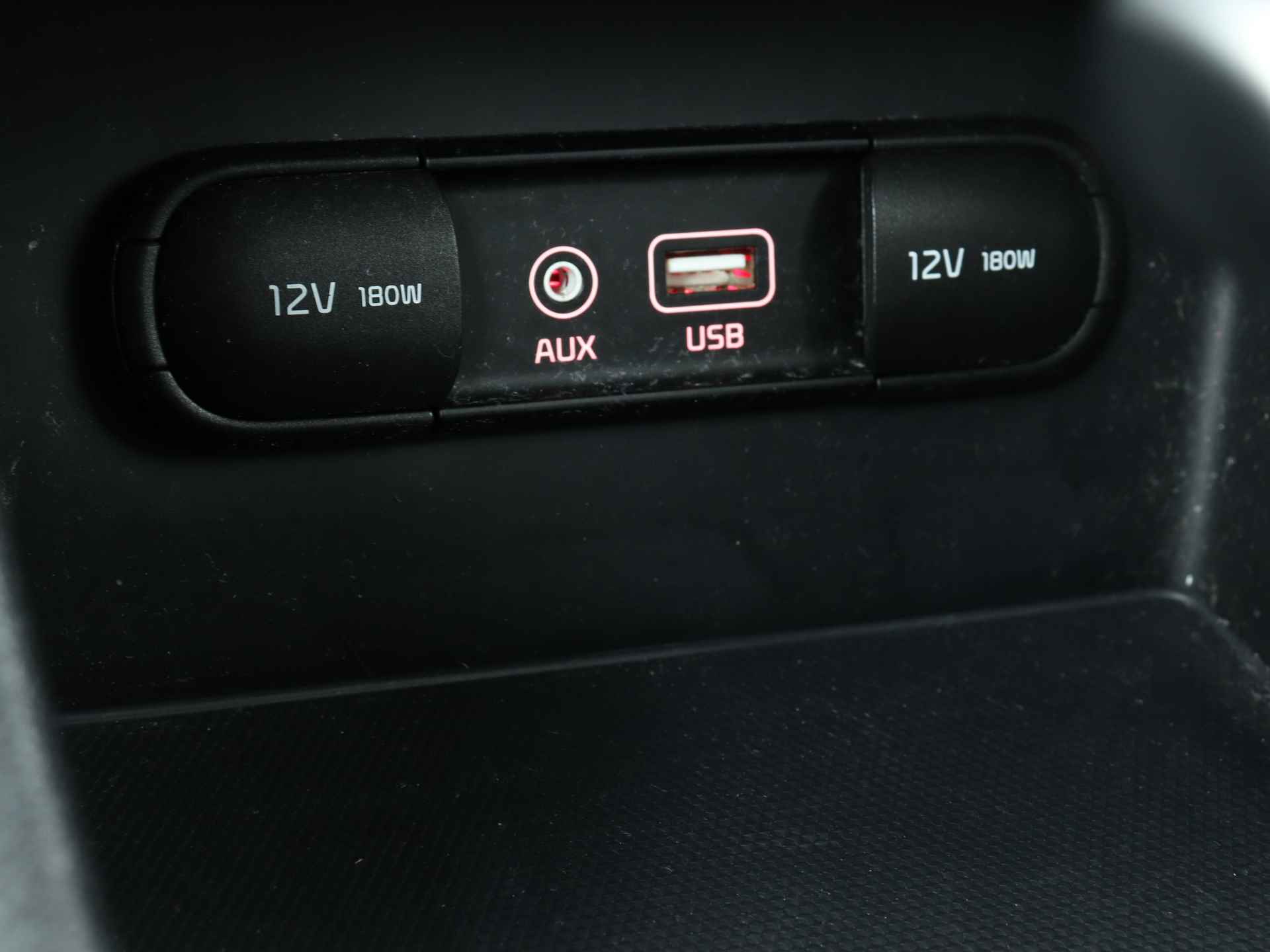 Kia Niro 1.6 GDi Hybrid BusinessLine | Camera | Lederen Bekleding | Stoel-/Stuurverwarming | Luxe auto | Keyless | Navigatie | Trekhaak | - 36/45