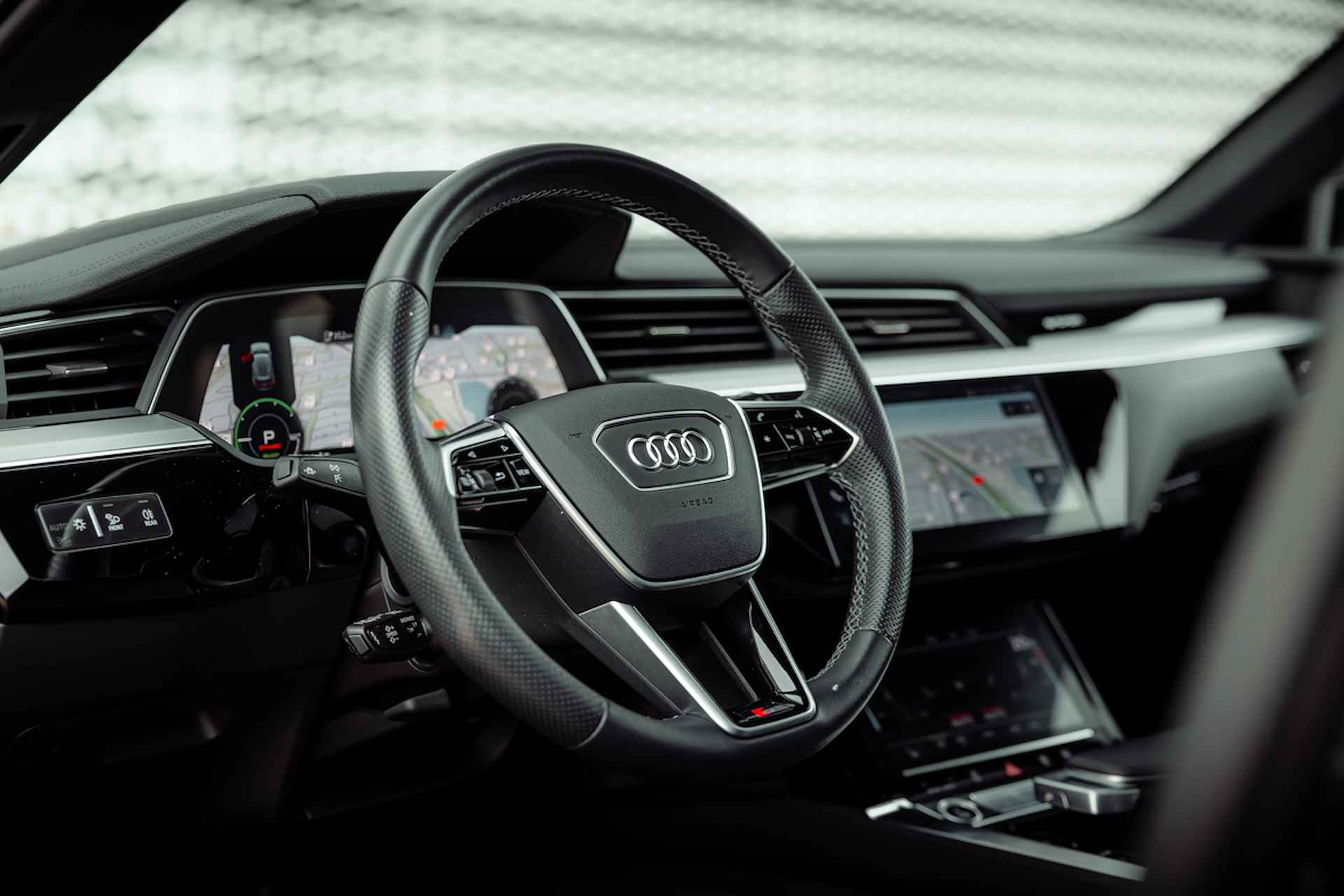 Audi e-tron 55 quattro S edition 95 kWh | Panoramadak | Assistentiepakket Tour | Camera | Tweede laadaansluiting | Privacy glass - 20/36