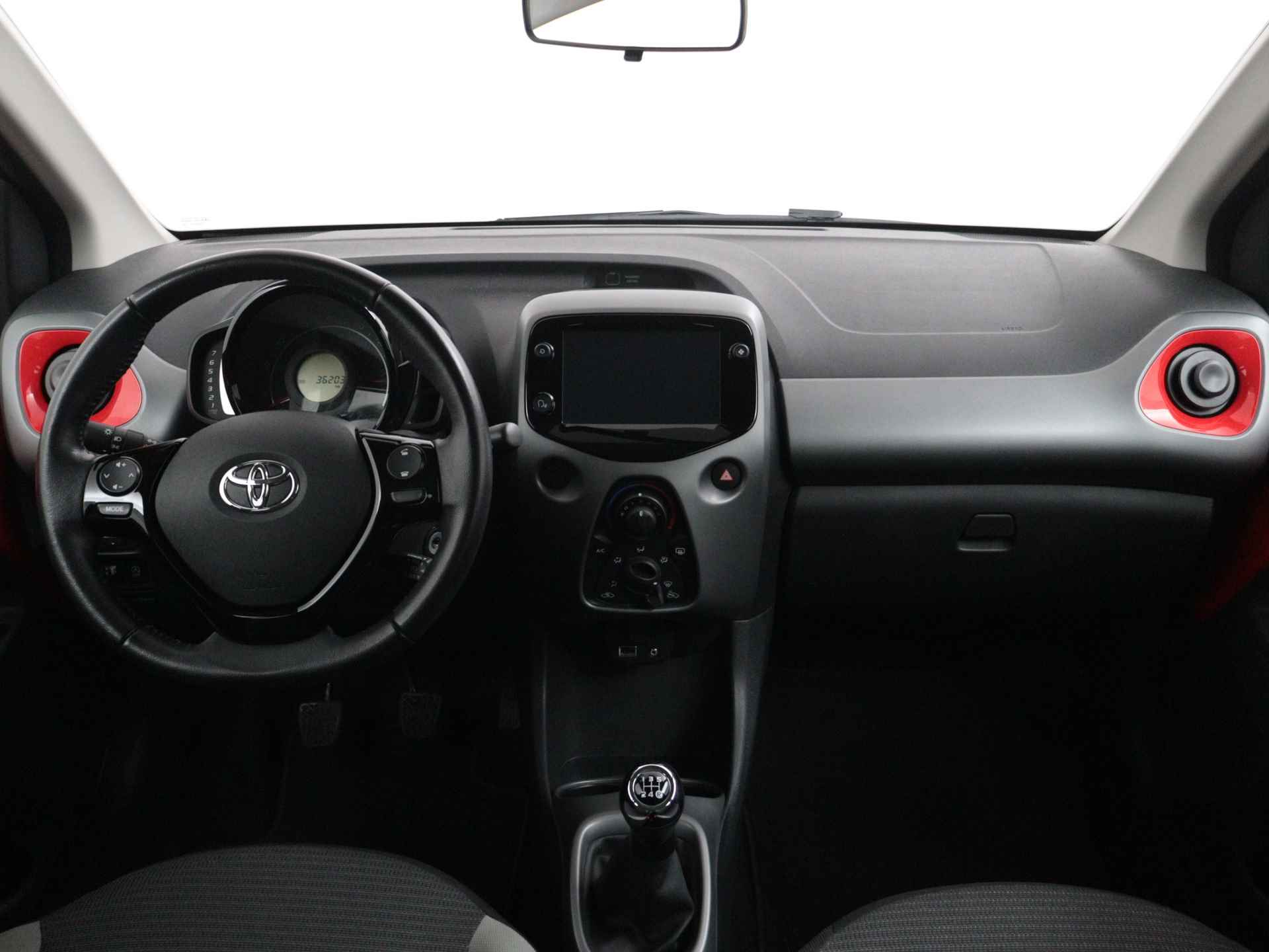 Toyota Aygo 1.0 VVT-i x-play | Camera | Bluetooth | Apple Carplay | - 5/38