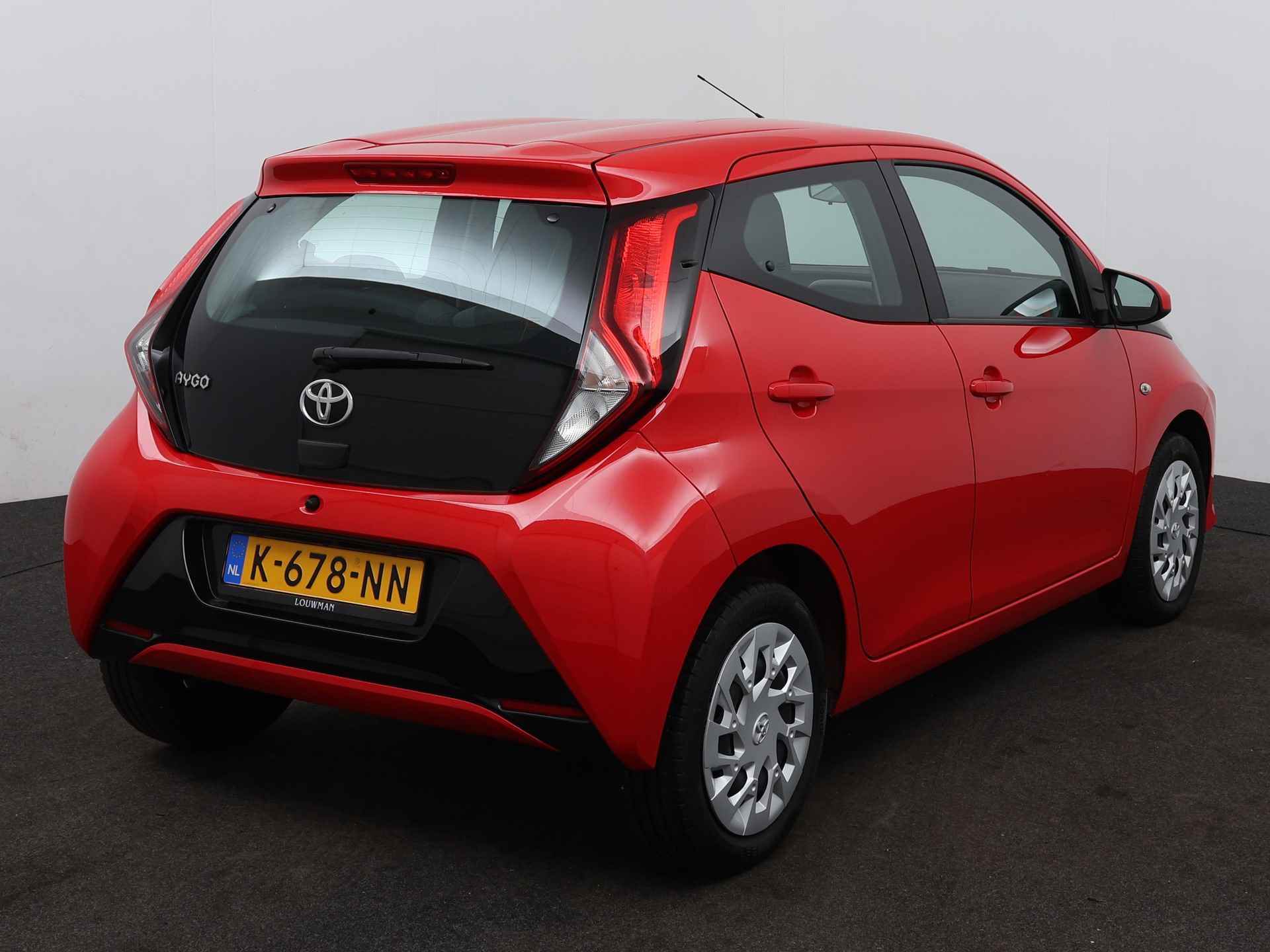 Toyota Aygo 1.0 VVT-i x-play | Camera | Bluetooth | Apple Carplay | - 15/38