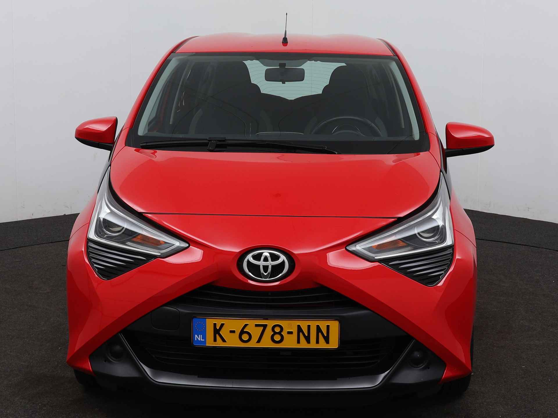 Toyota Aygo 1.0 VVT-i x-play | Camera | Bluetooth | Apple Carplay | - 36/38